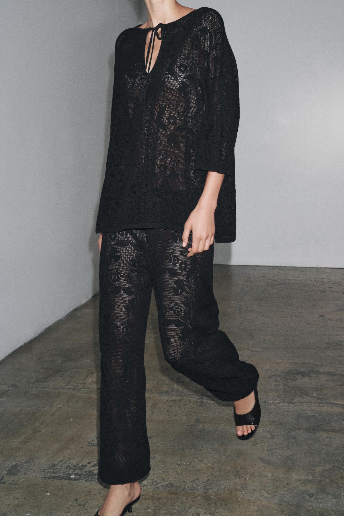 FLORAL STRUCTURE KNIT TROUSERS - Image 2