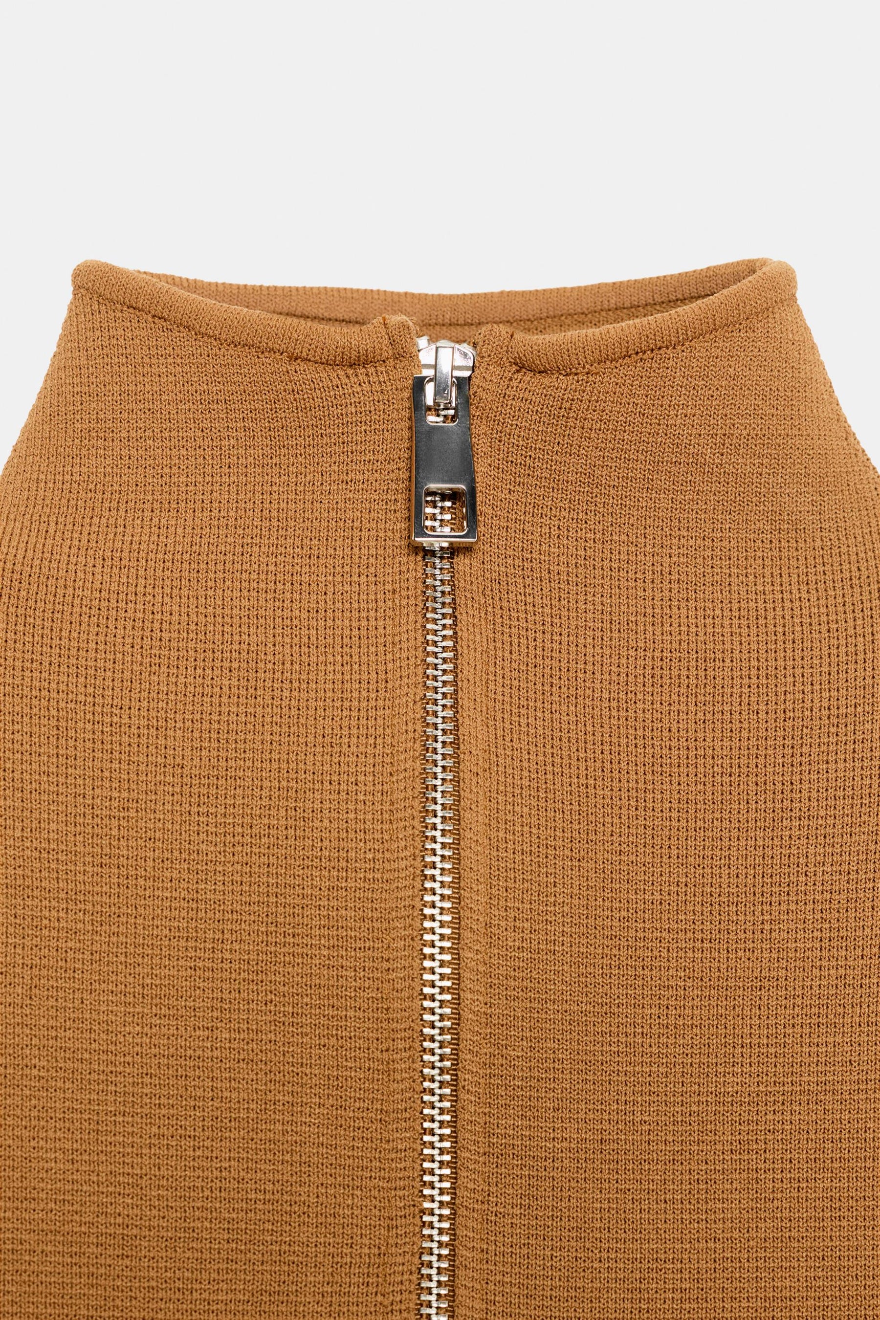 SHORT SLEEVE KNIT JUMPER WITH ZIP - Image 3