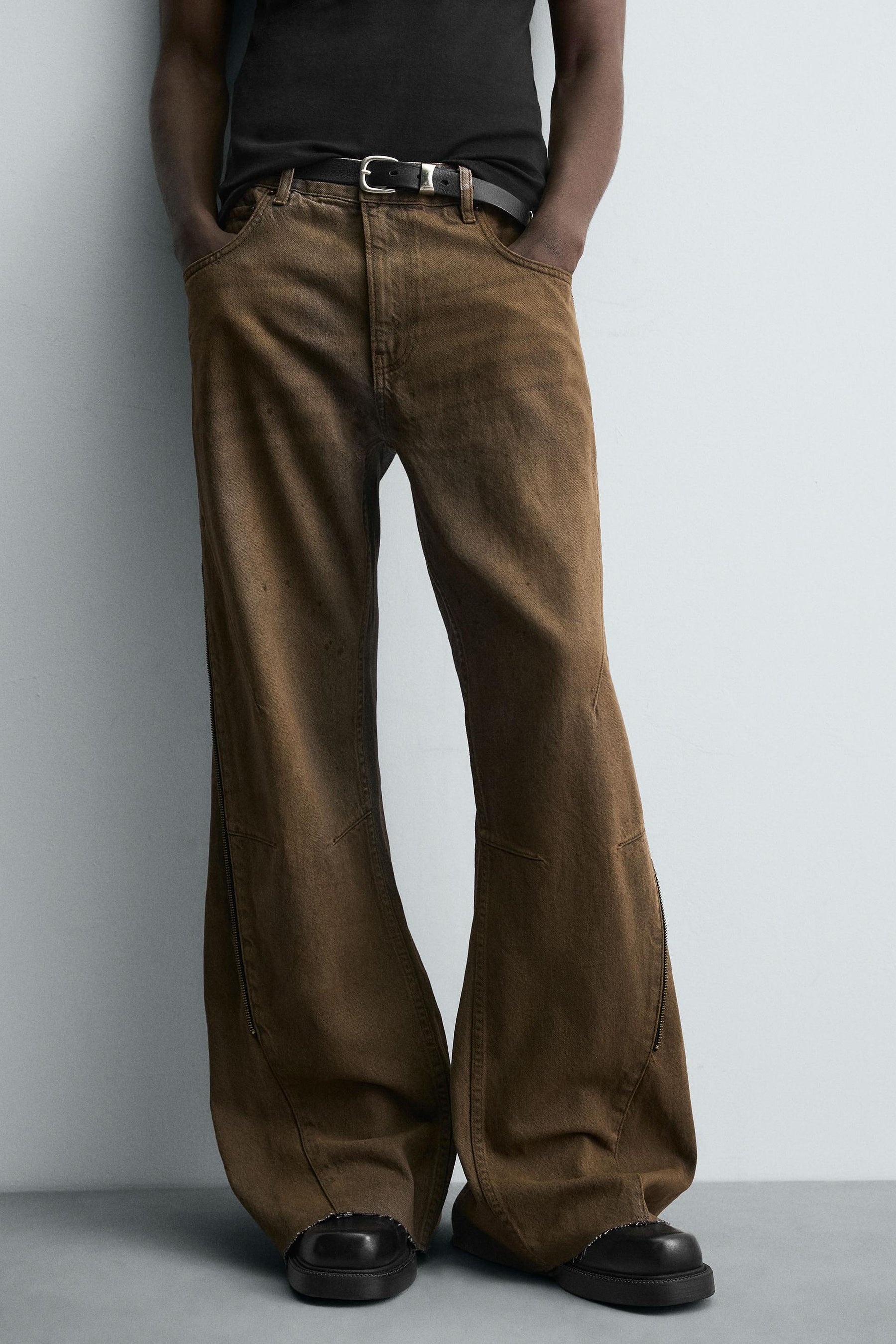 FLARE FIT JEANS WITH ZIPS - Image 5