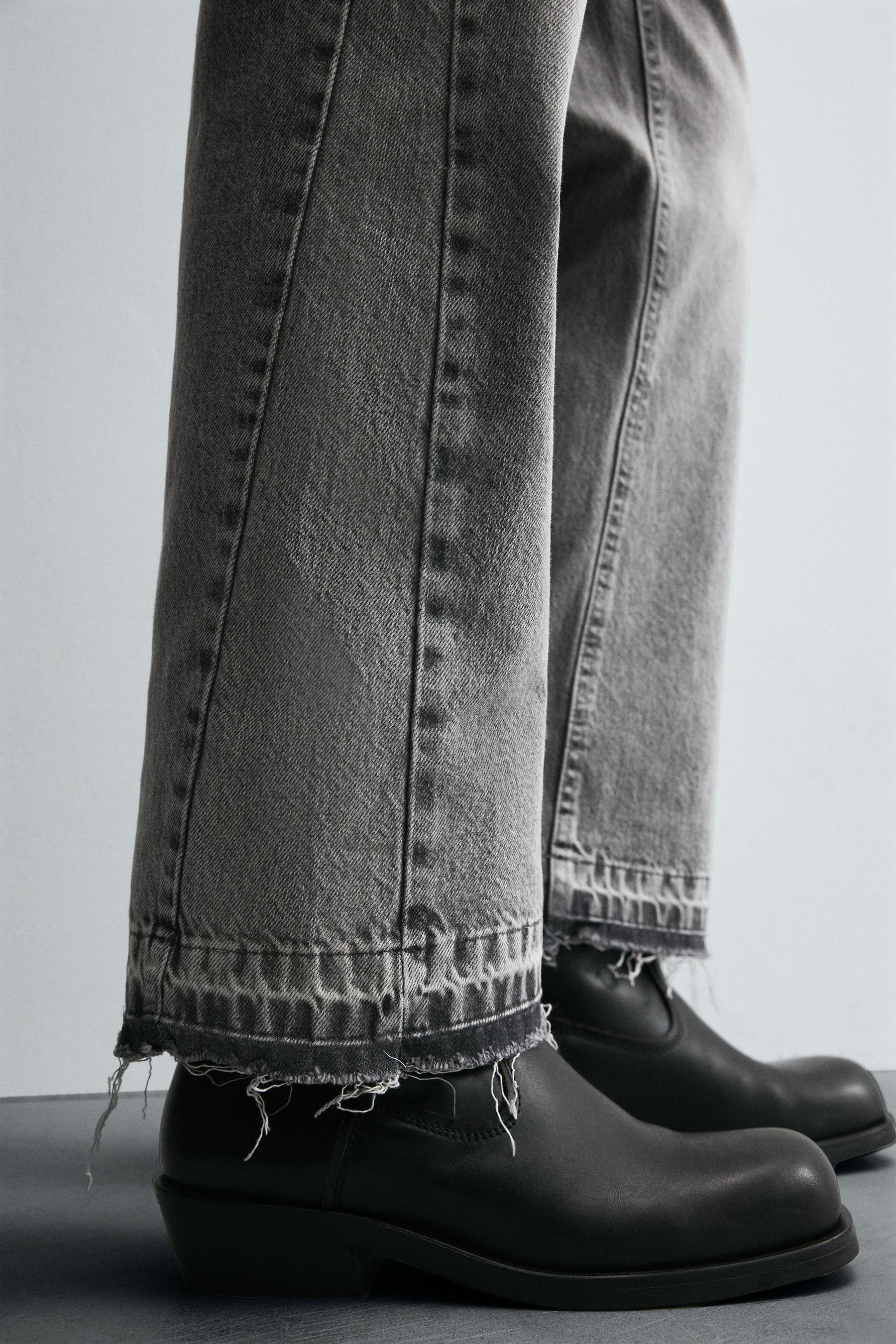 FLARE FIT JEANS - Image 5