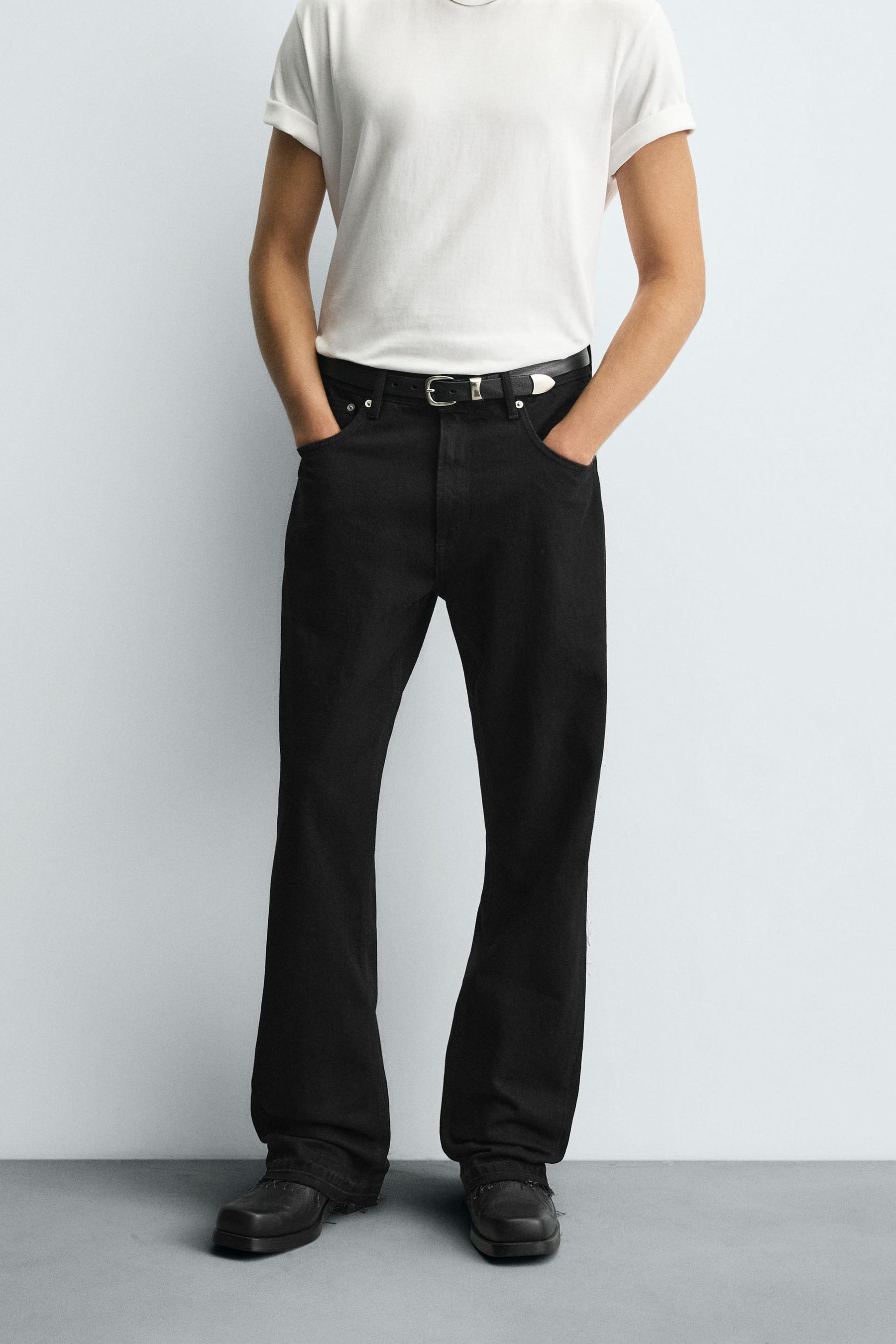 FLARE FIT JEANS - Image 2