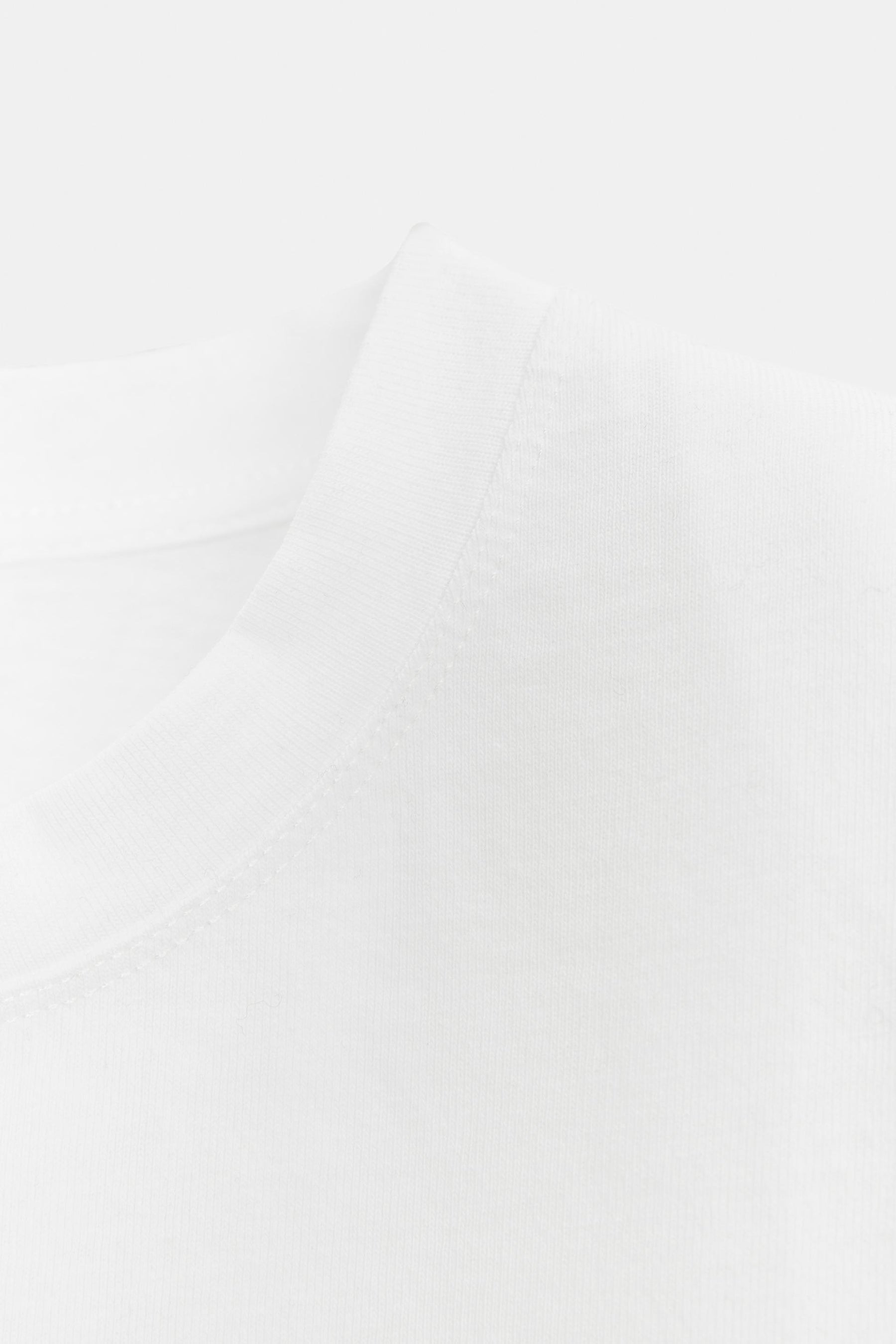 Sleeveless shoulder pad shirt