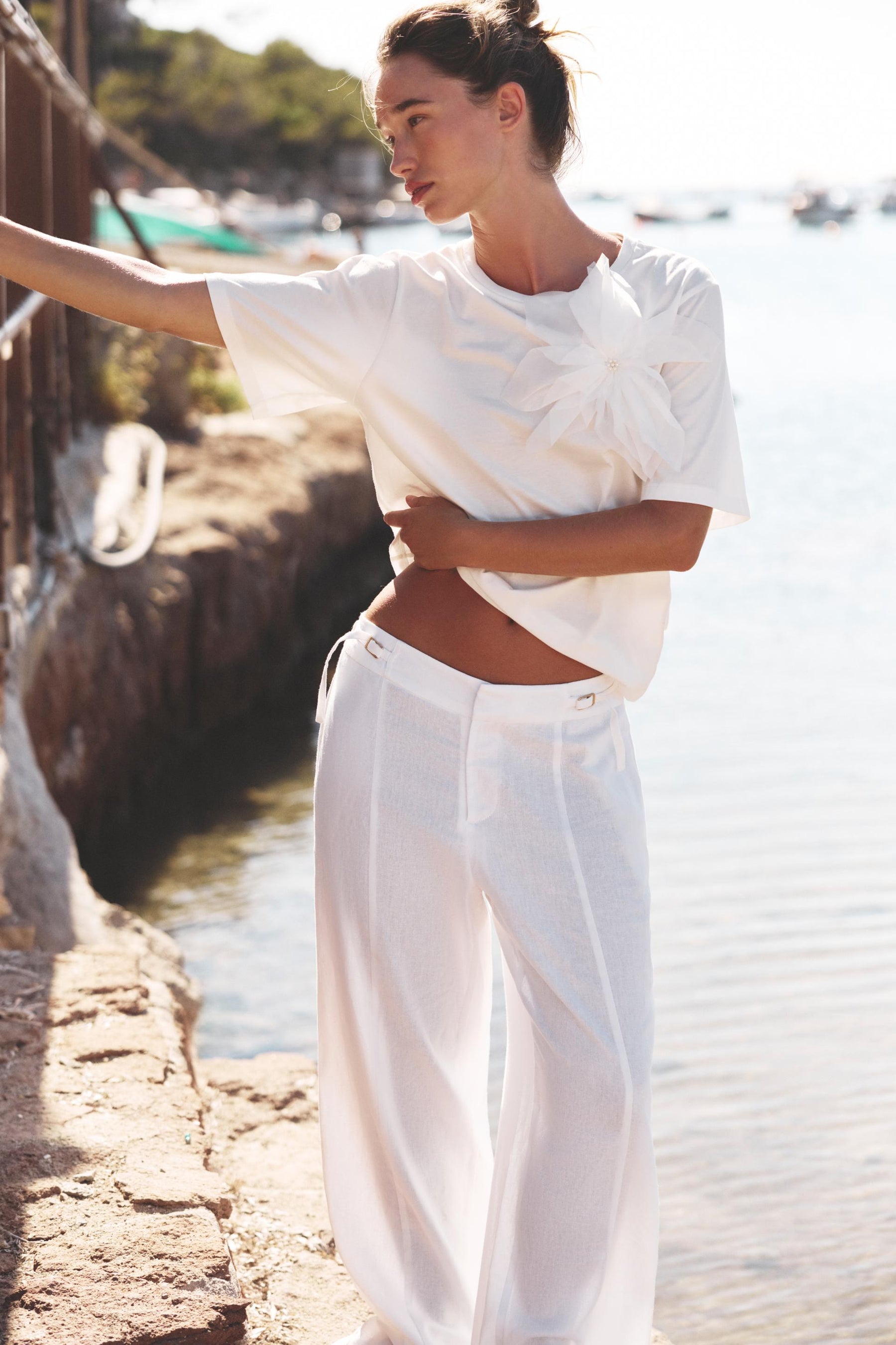 FLORAL VOLUMINOUS T-SHIRT