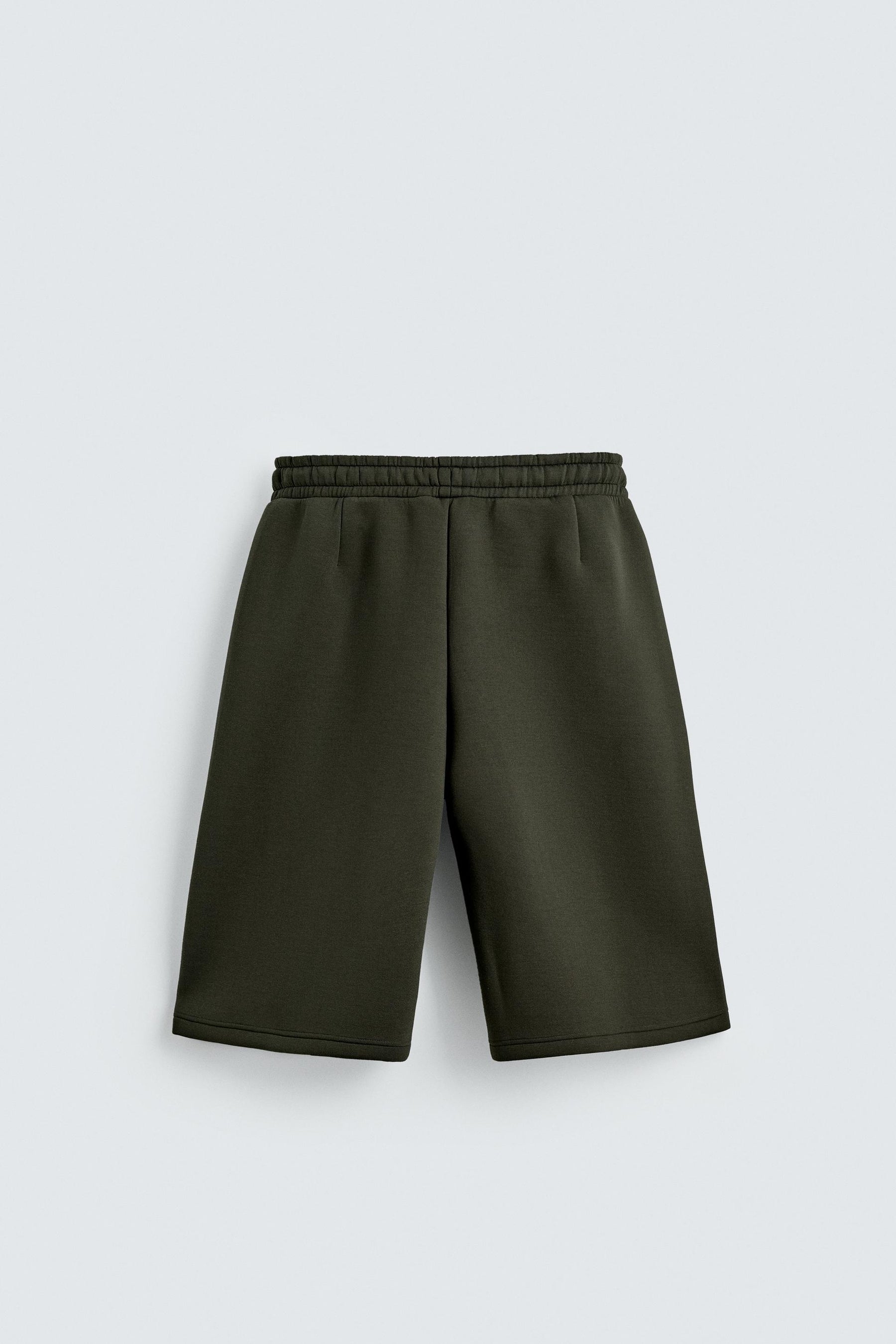 NEOPRENE-EFFECT BERMUDA SHORTS WITH DARTS - Image 6
