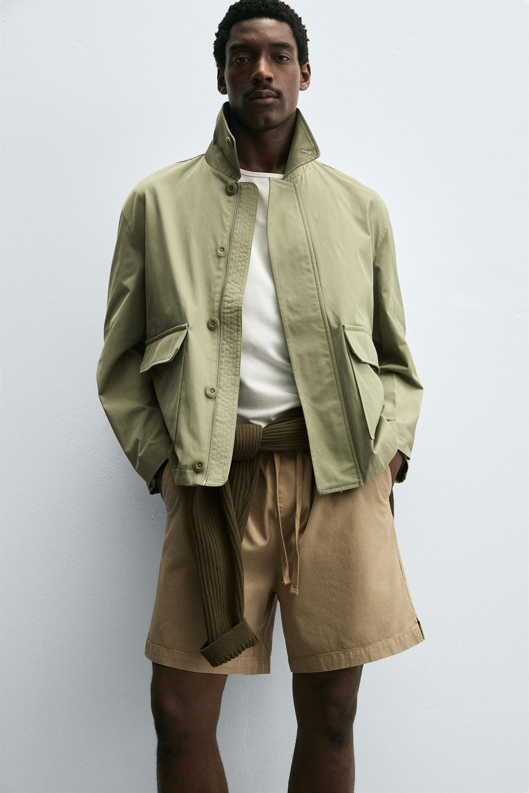 LYOCELL-COTTON RELAXED FIT BERMUDA SHORTS - Image 5