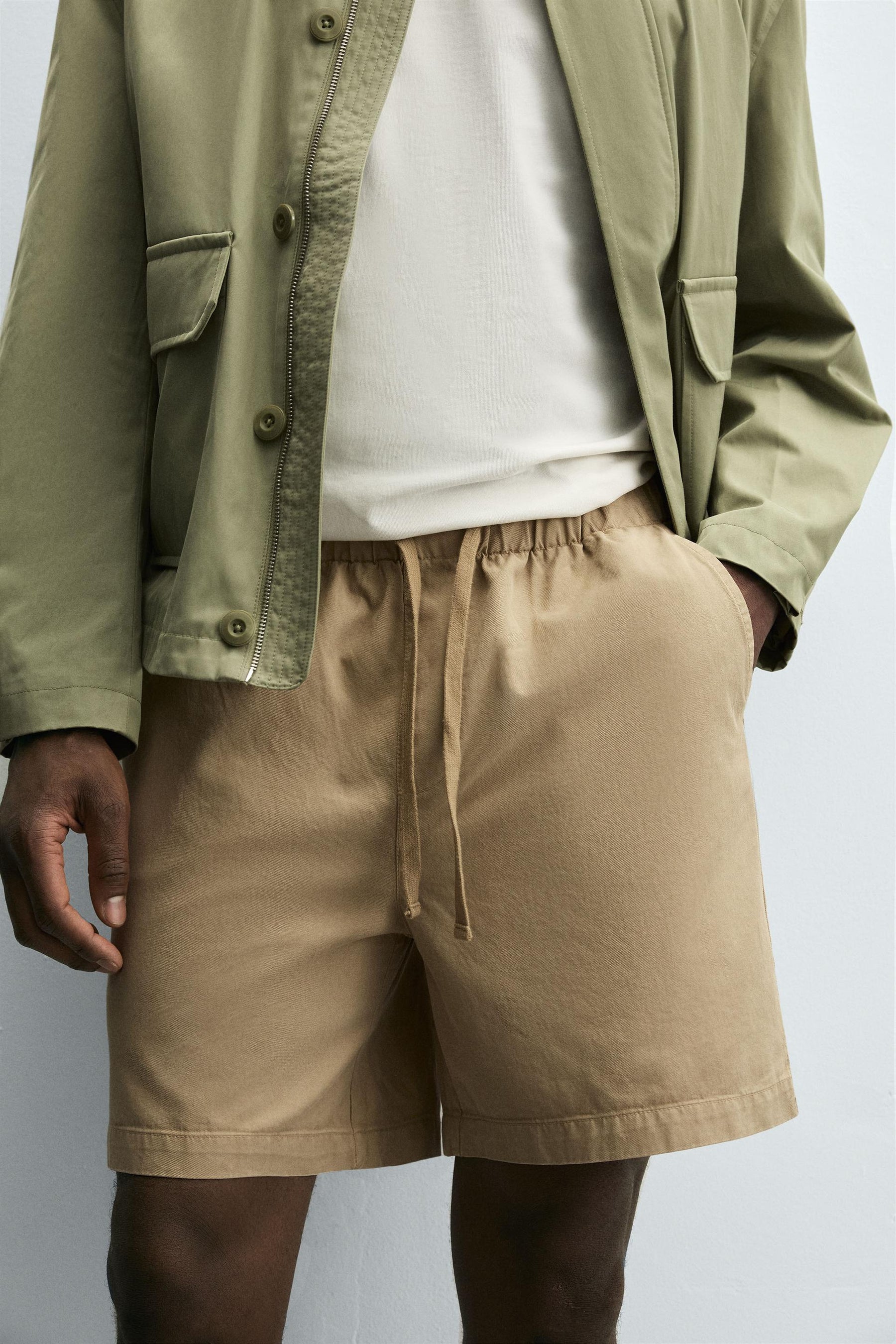 LYOCELL-COTTON RELAXED FIT BERMUDA SHORTS - Image 6