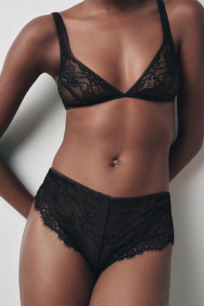 LACE TRIANGLE BRALETTE