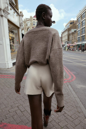 SOFT KNIT V-NECK JUMPER