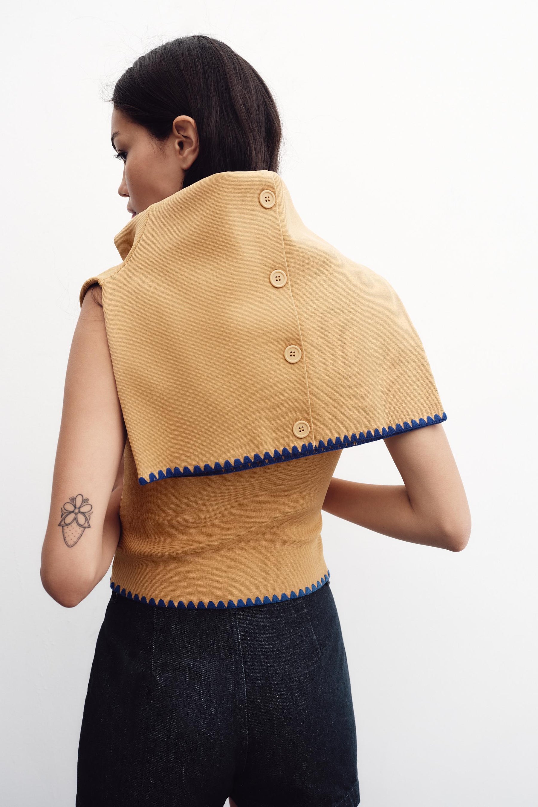 KNIT TOP WITH CONTRAST EMBROIDERY - Image 4