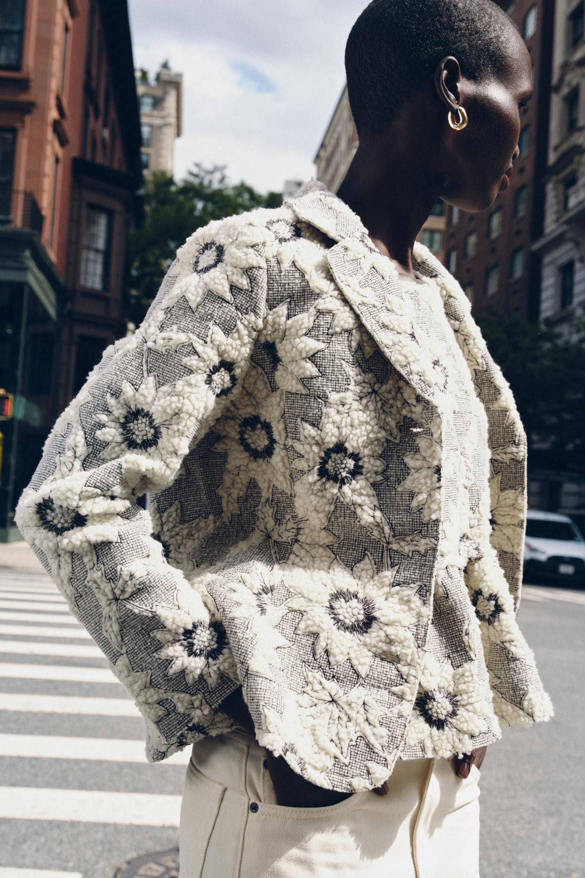 FLORAL TEXTURED BLAZER - Image 1