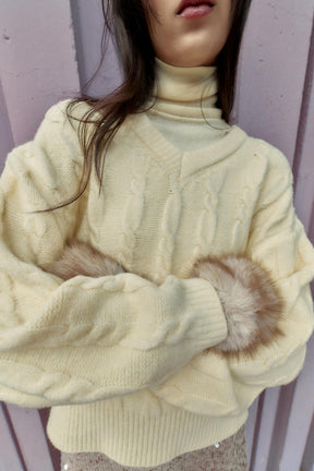 SOFT CABLE KNIT JUMPER - Image 4