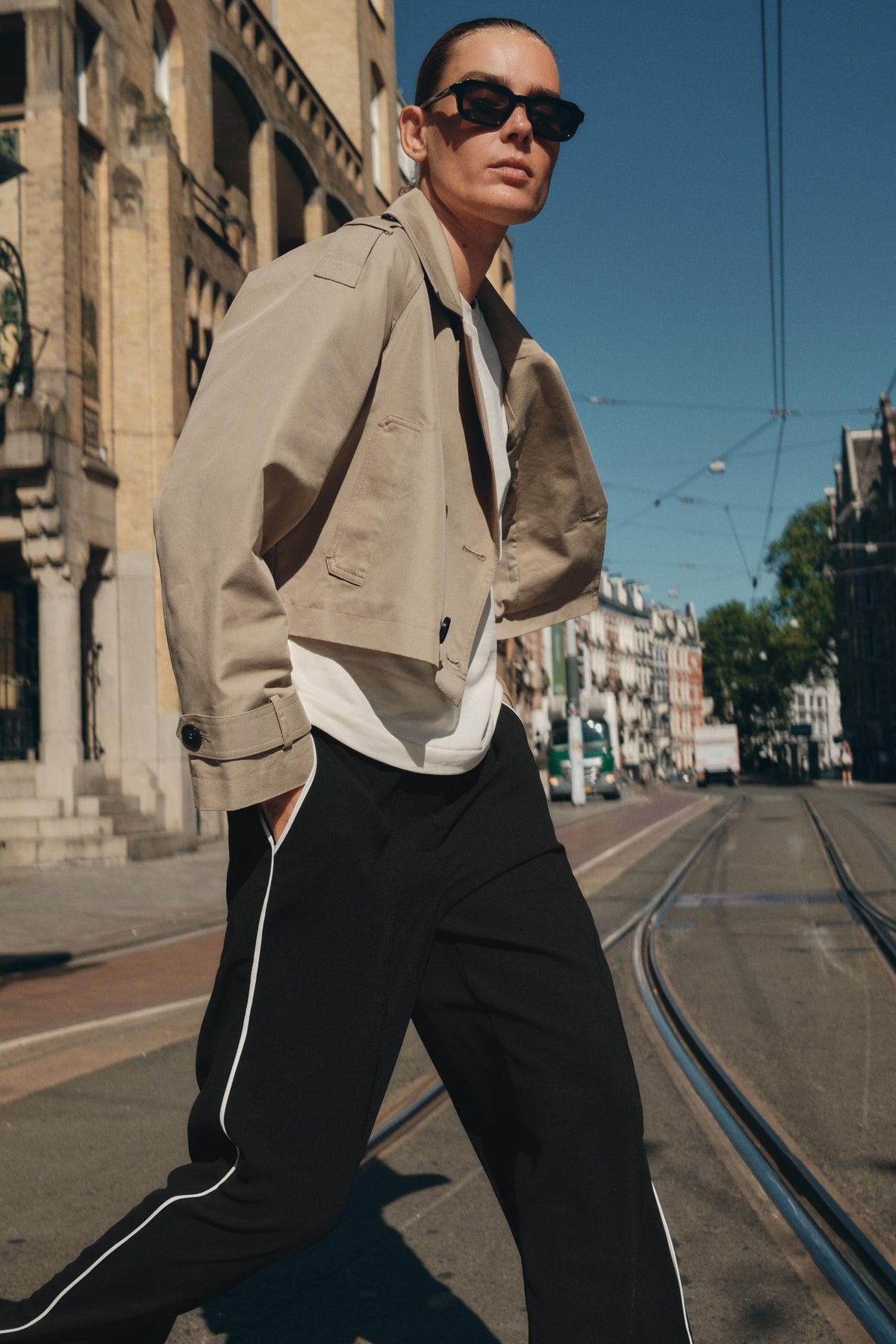 DOUBLE-BREASTED SHORT JACKET - Image 1