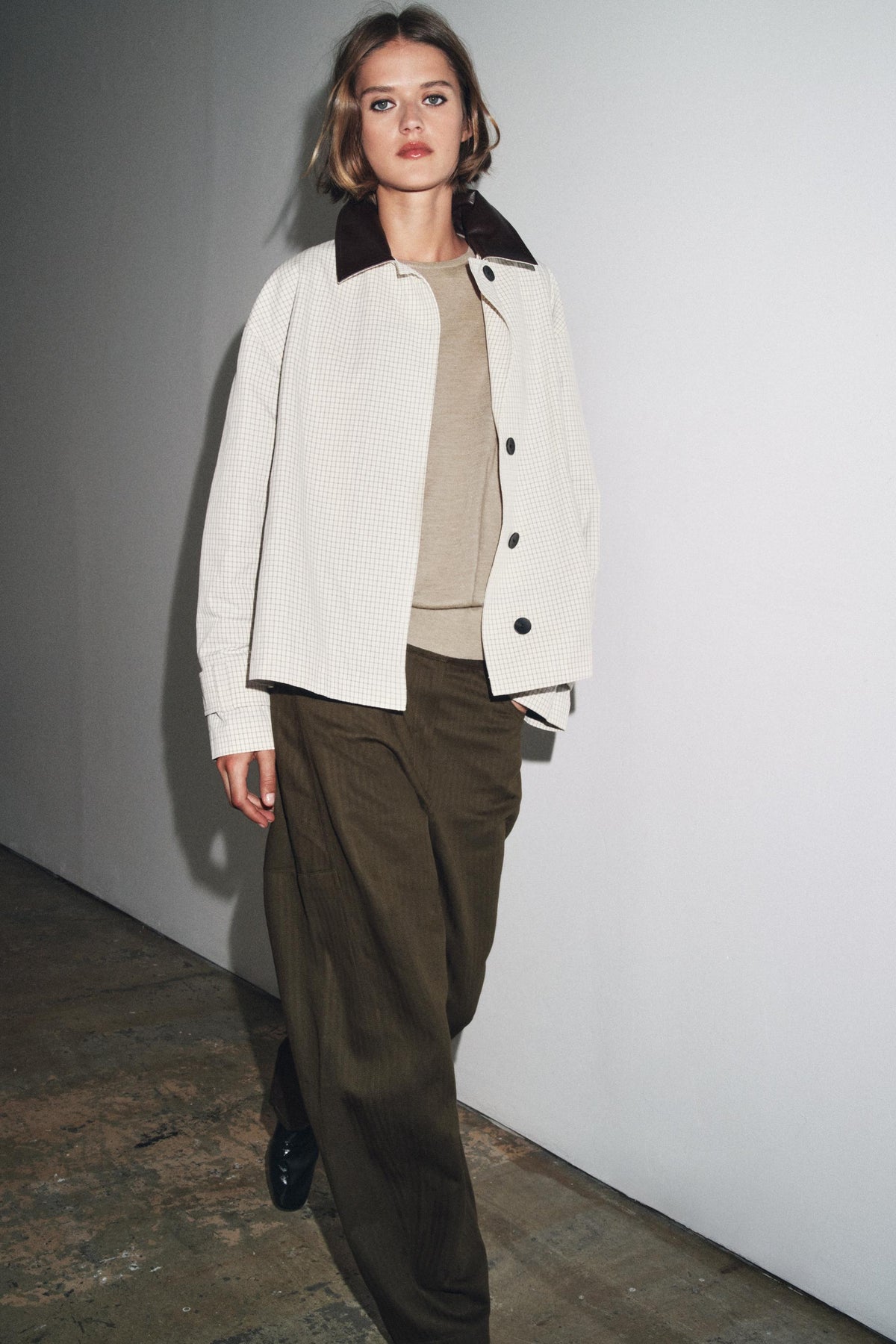 ZW COLLECTION LEATHER COLLAR SHORT TRENCH COAT - Image 1