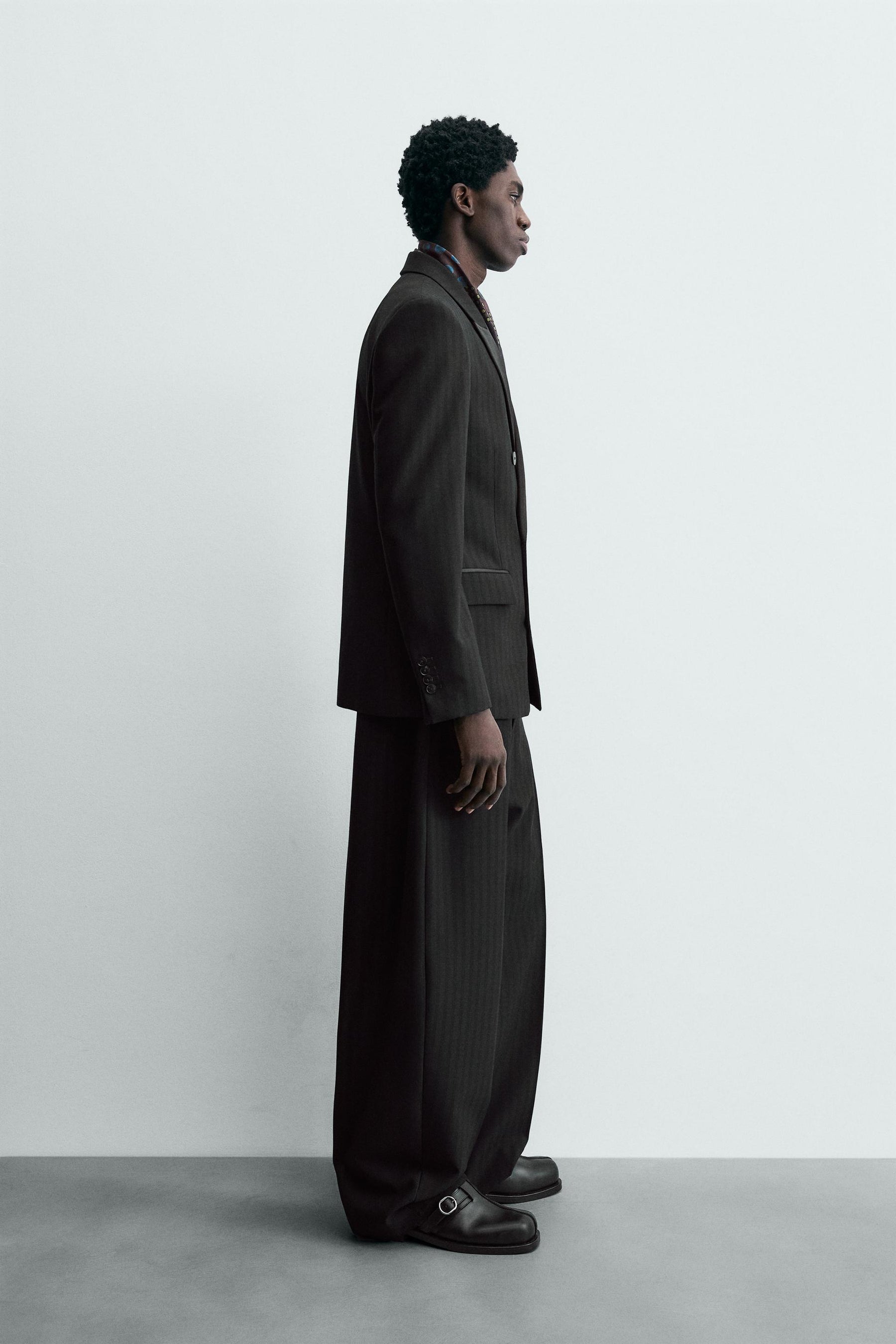 LIMITED EDITION DOUBLE-BREASTED SUIT BLAZER - Image 4