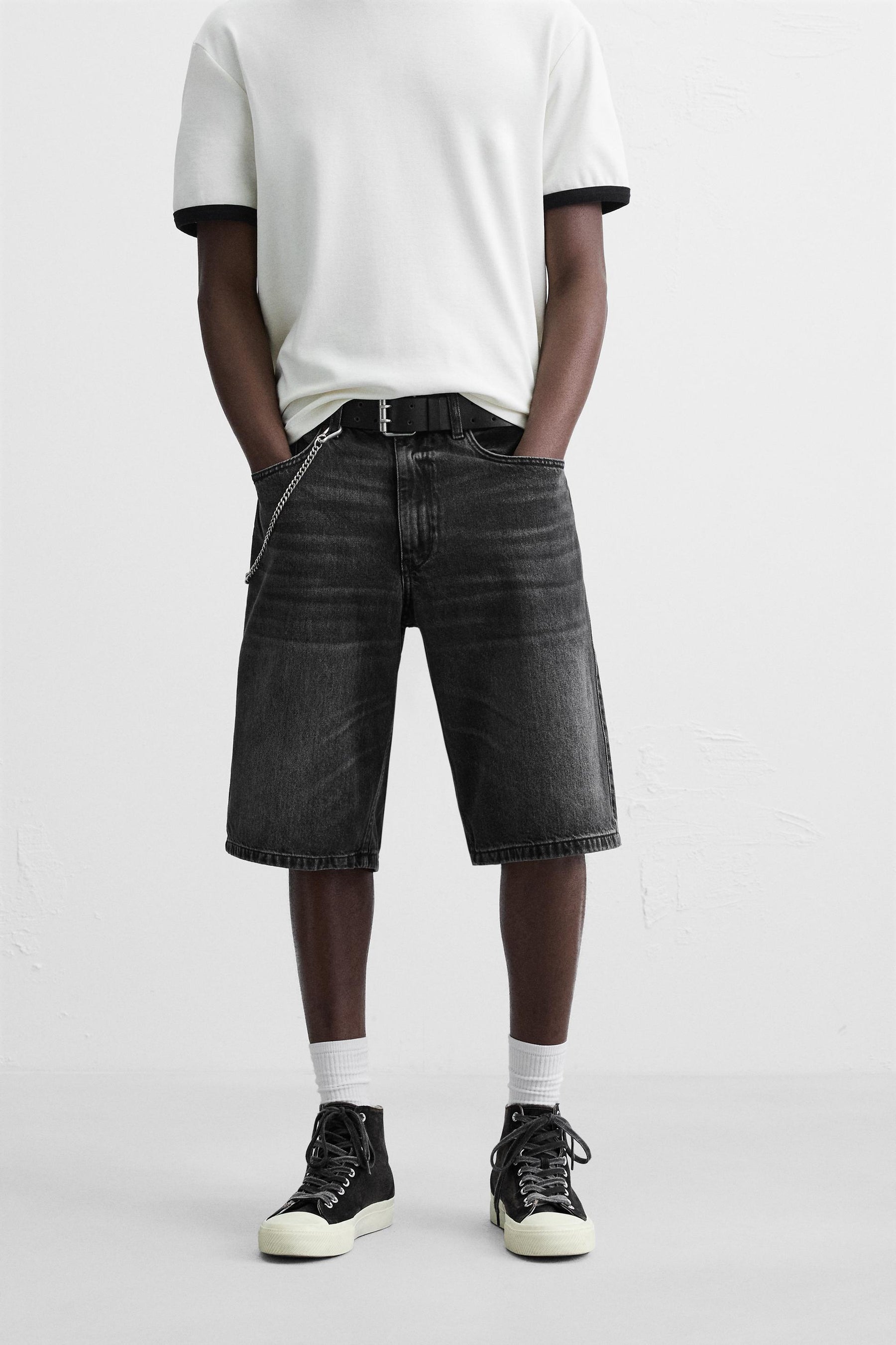 BAGGY FIT DENIM BERMUDAS - Image 2