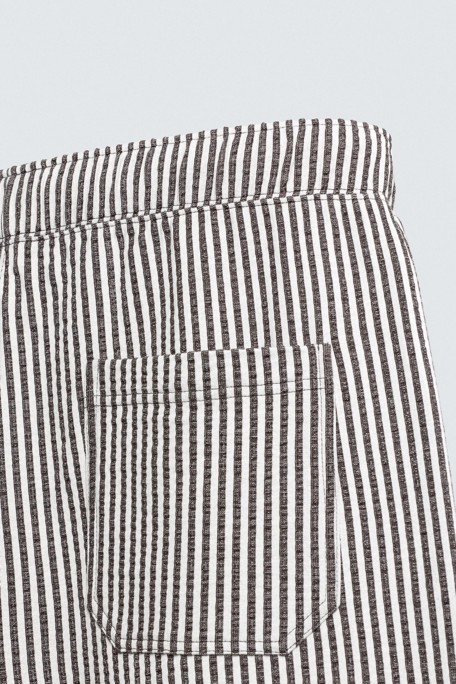 COMFORT STRIPED SEERSUCKER TROUSERS - Image 10