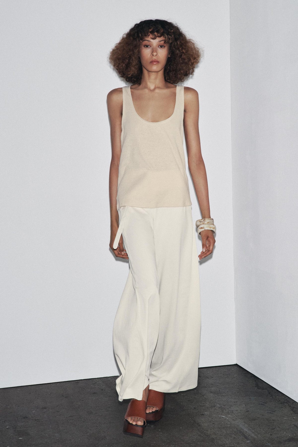 Linen-cotton strappy top.