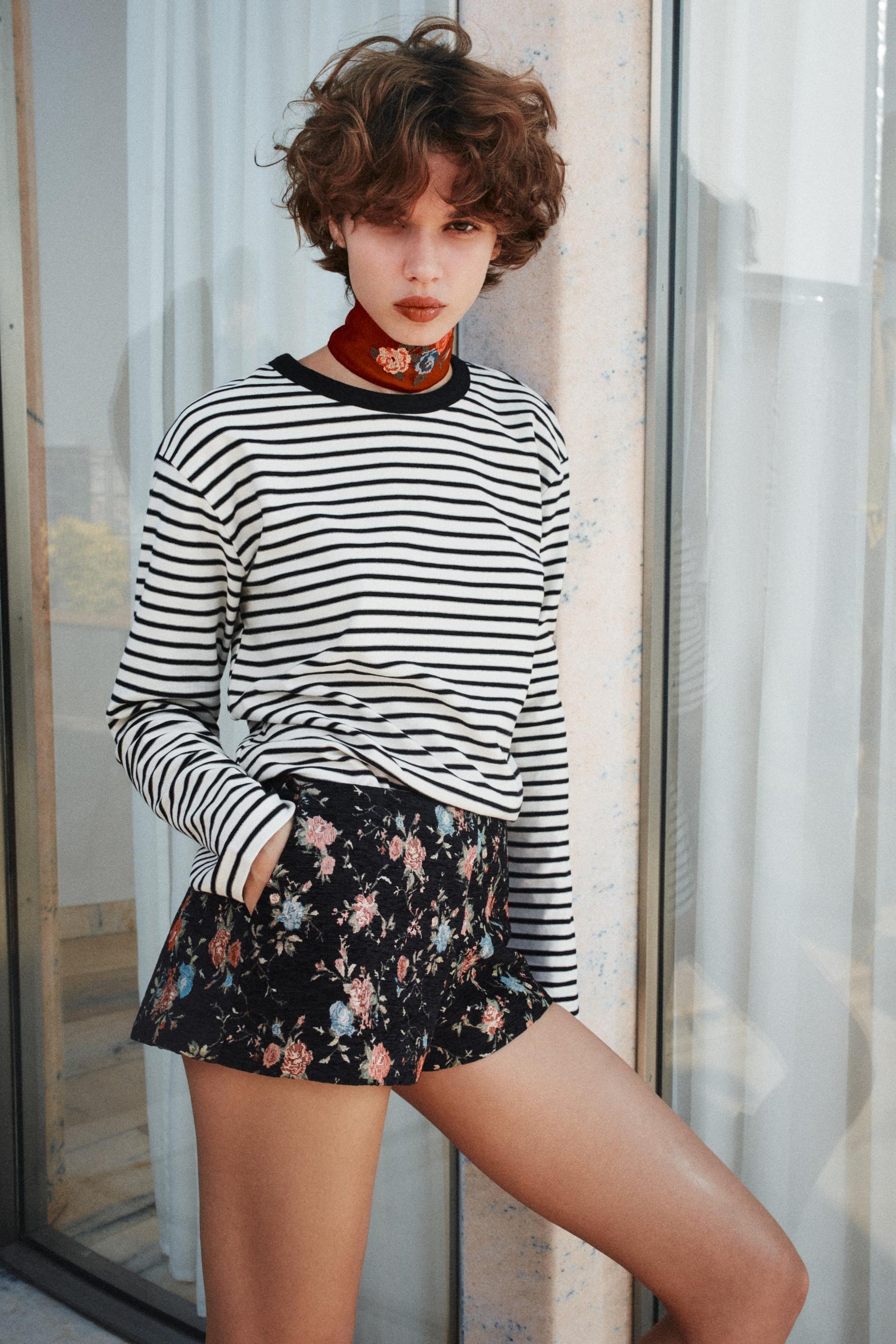 FLORAL JACQUARD MINI SHORTS
