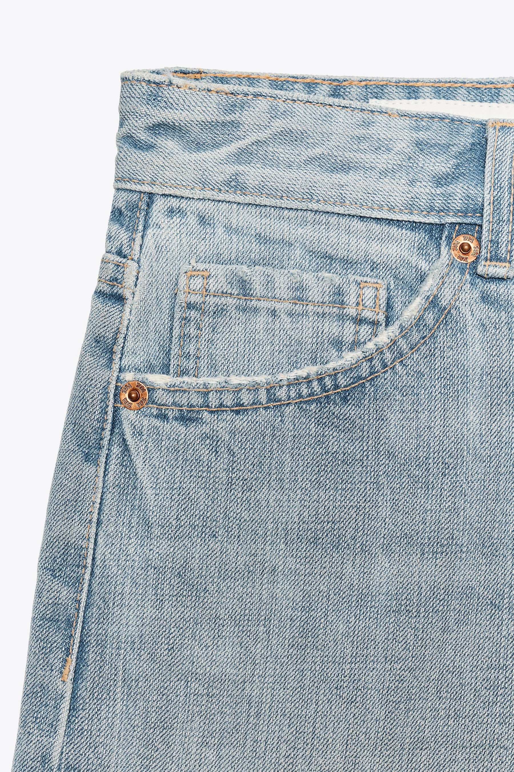 Mid-waist denim shorts