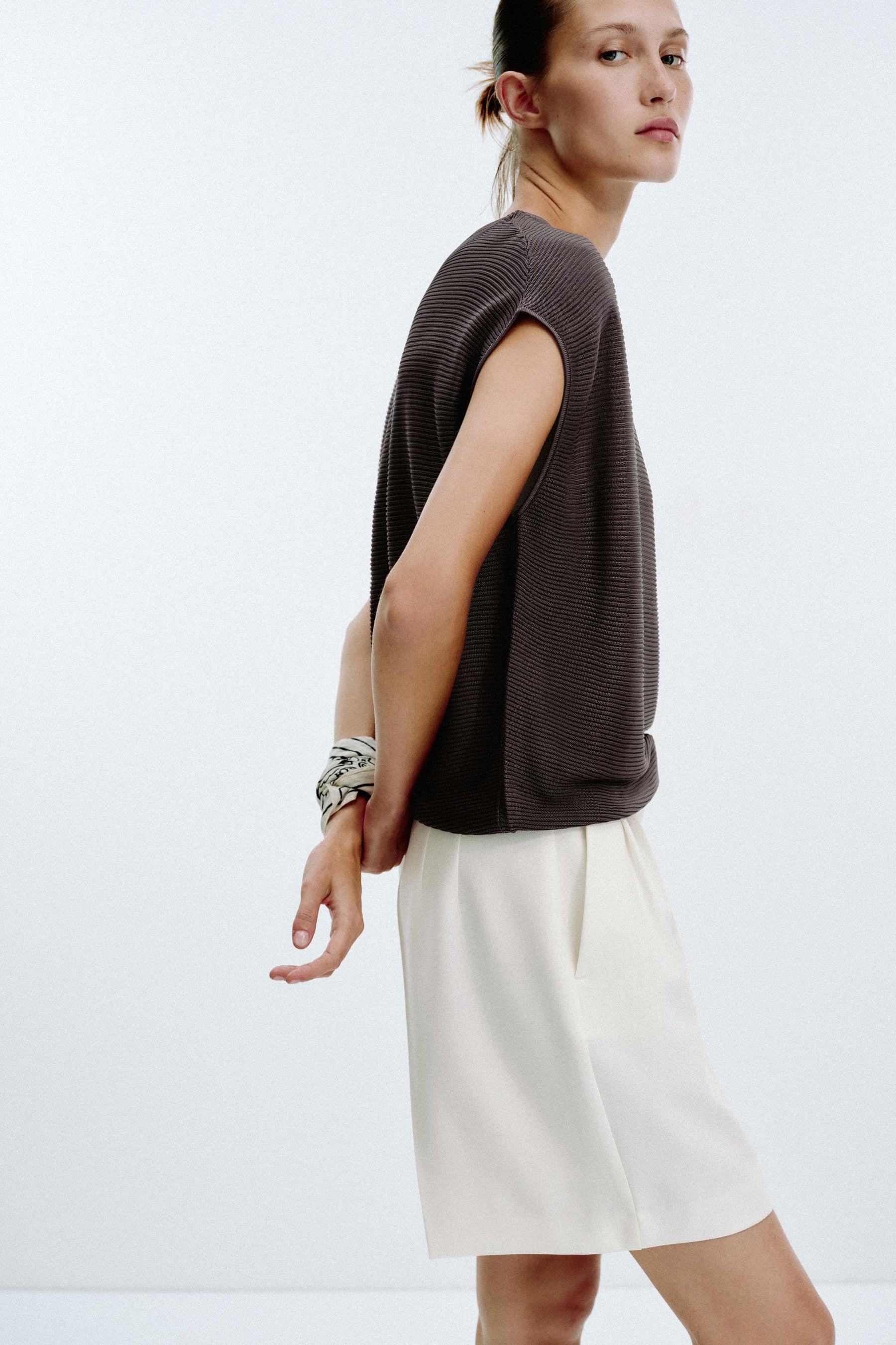 SLEEVELESS RIB KNIT TOP - Image 3