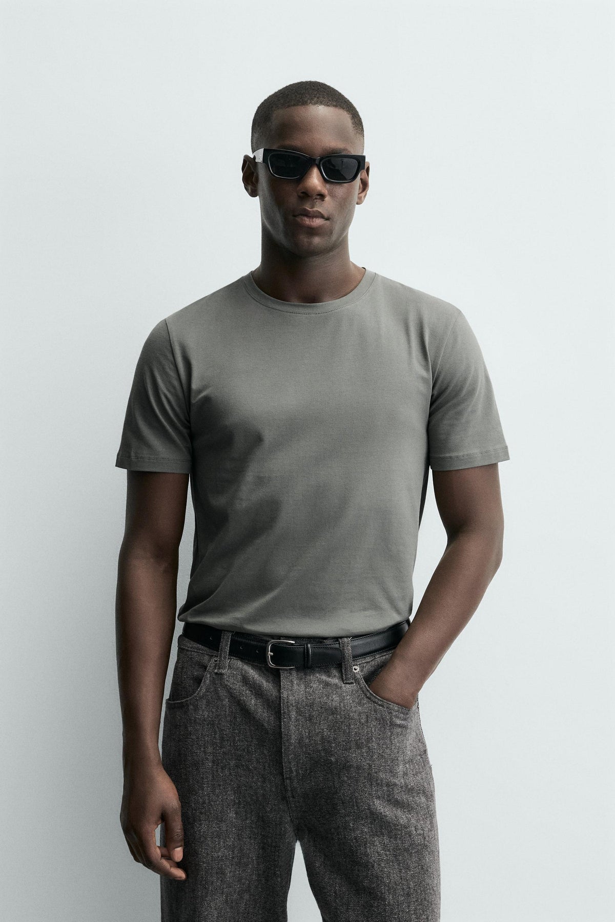 BASIC SLIM FIT T-SHIRT - Image 2