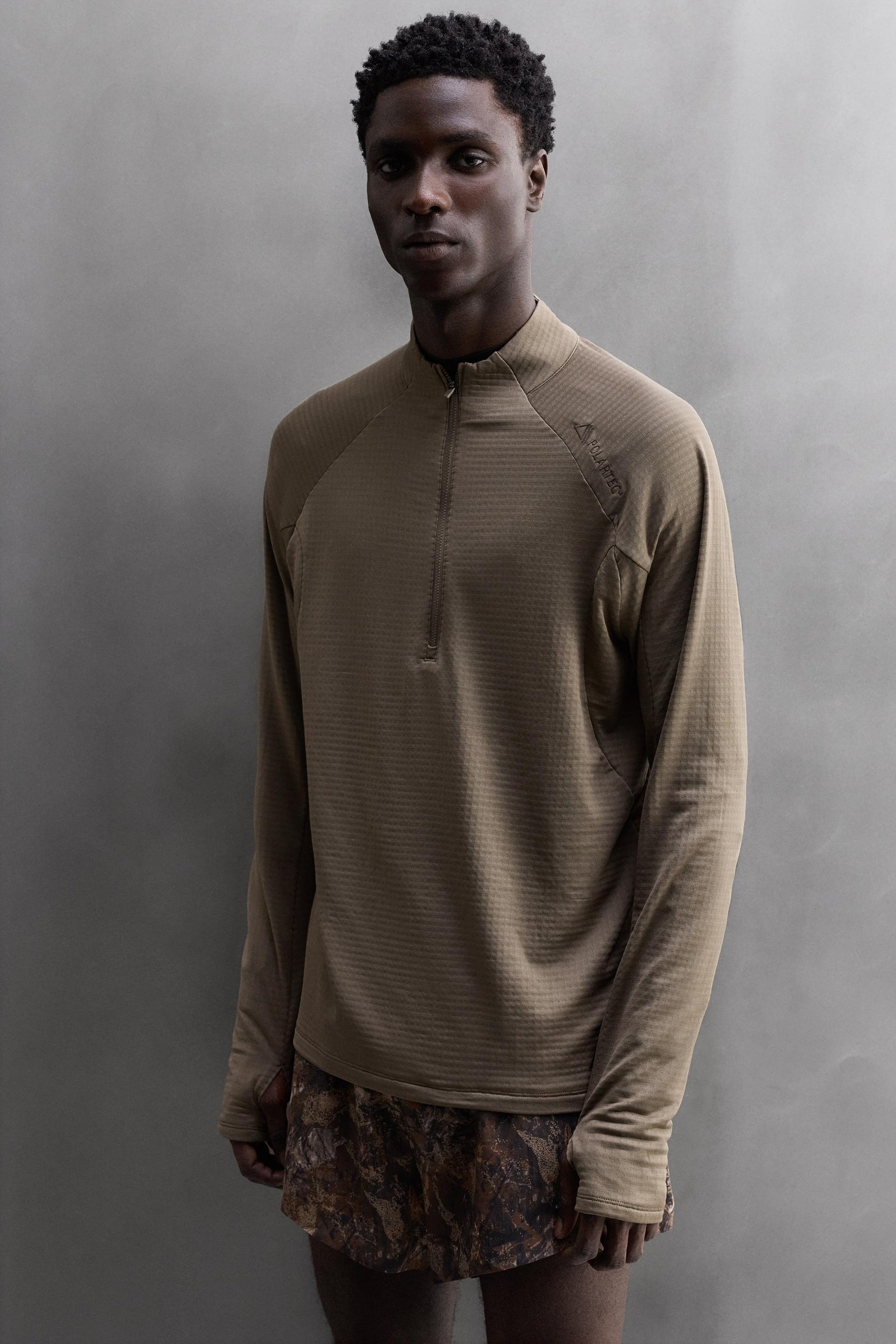 RUNNING SHORTS WITH TREE PRINT - Image 5