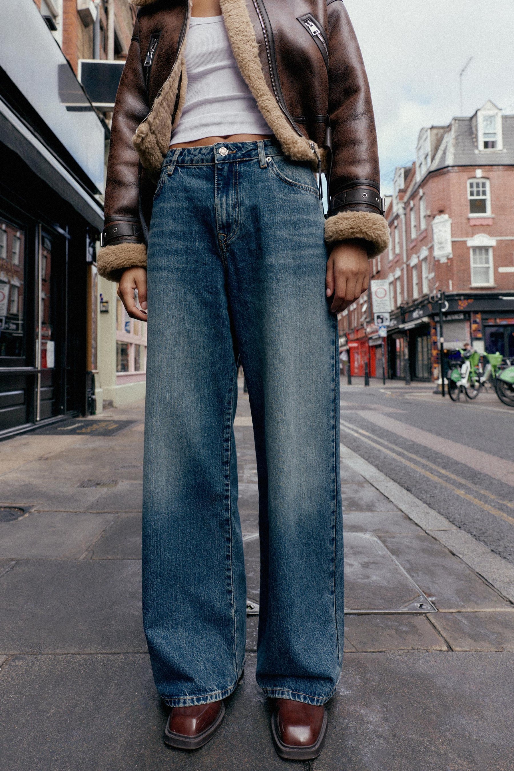 Wide-Leg High-Waist Jeans