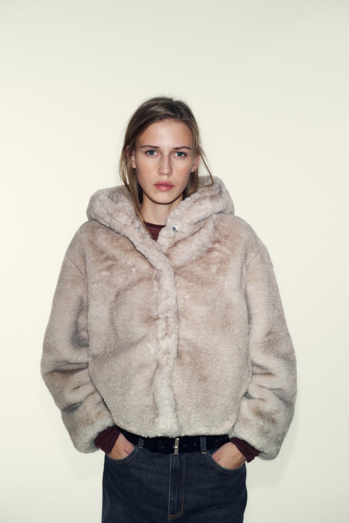 SHORT FAUX FUR HOODED COAT - Image 2