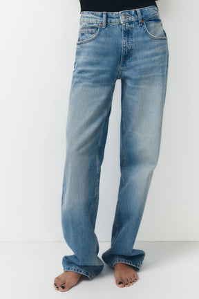 WIDE-LEG TRF JEANS