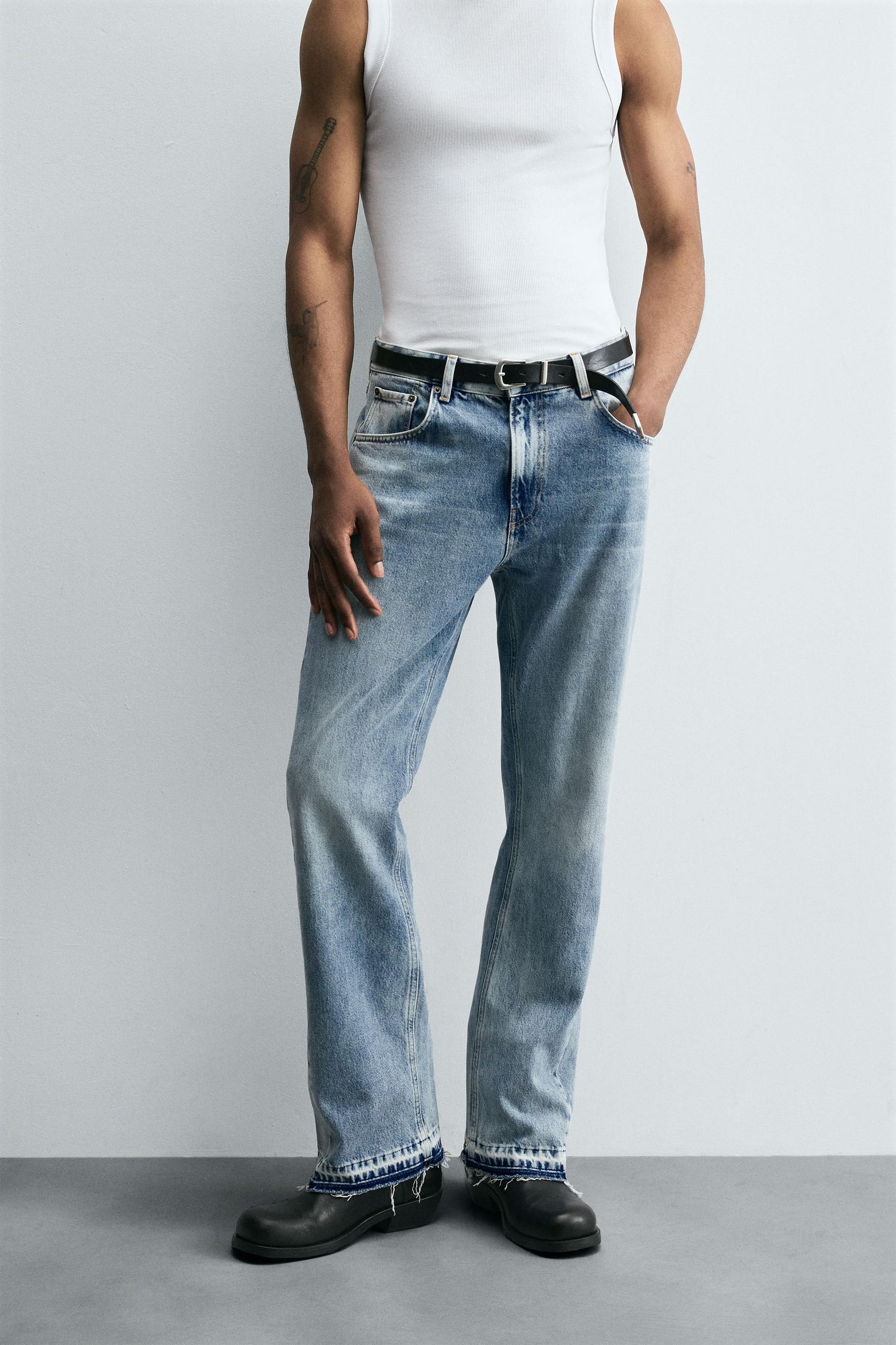 FLARE FIT JEANS - Image 2