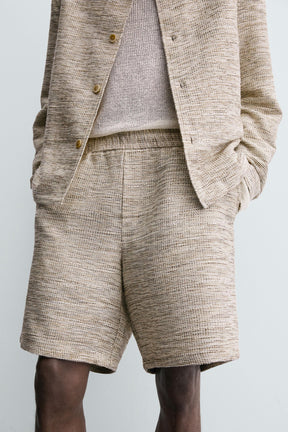 TEXTURED CONTRAST BERMUDA SHORTS - Image 5