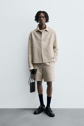 TEXTURED CONTRAST BERMUDA SHORTS - Image 1