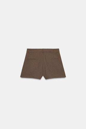 Pleated button shorts