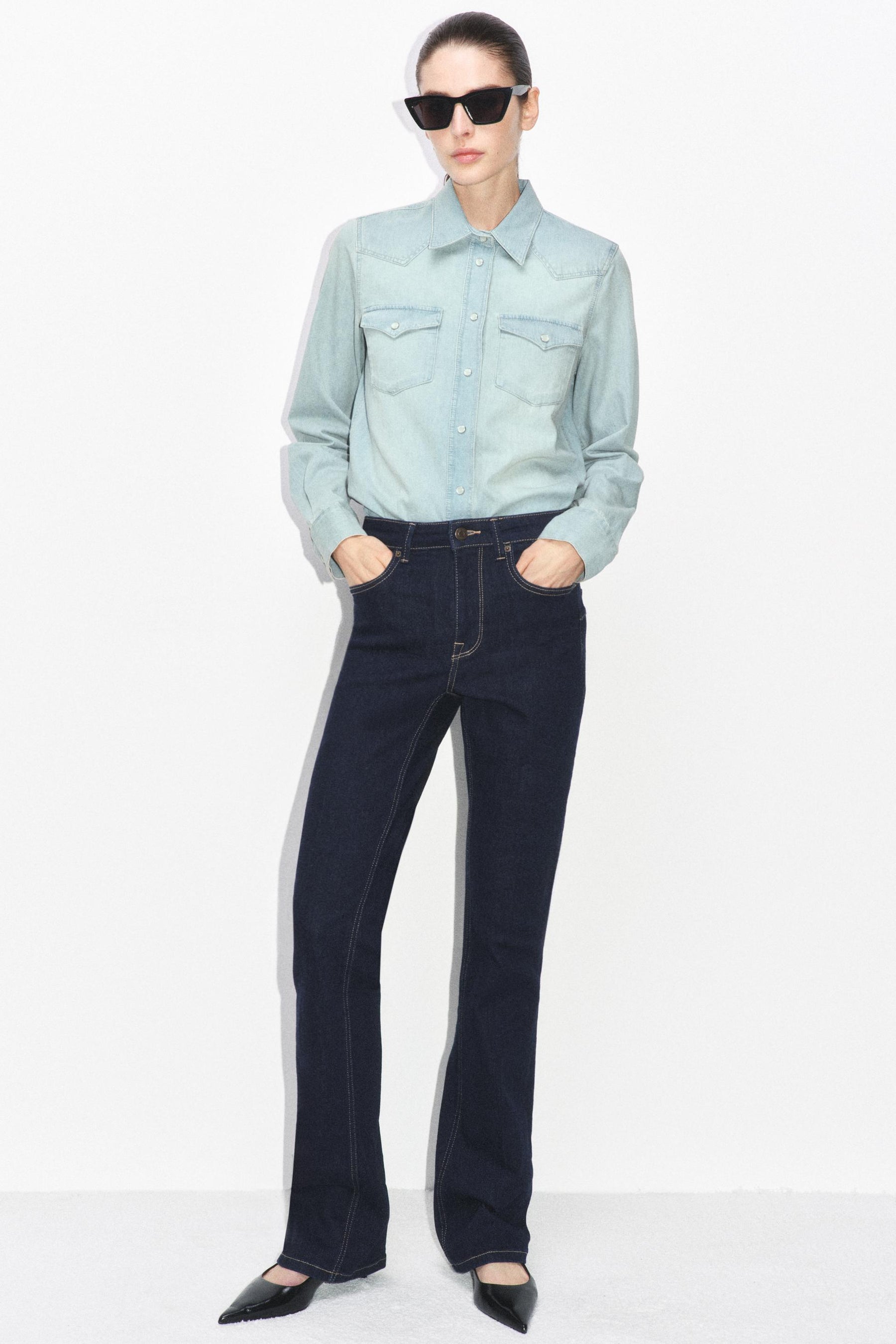 Bootcut High-Waist Jeans