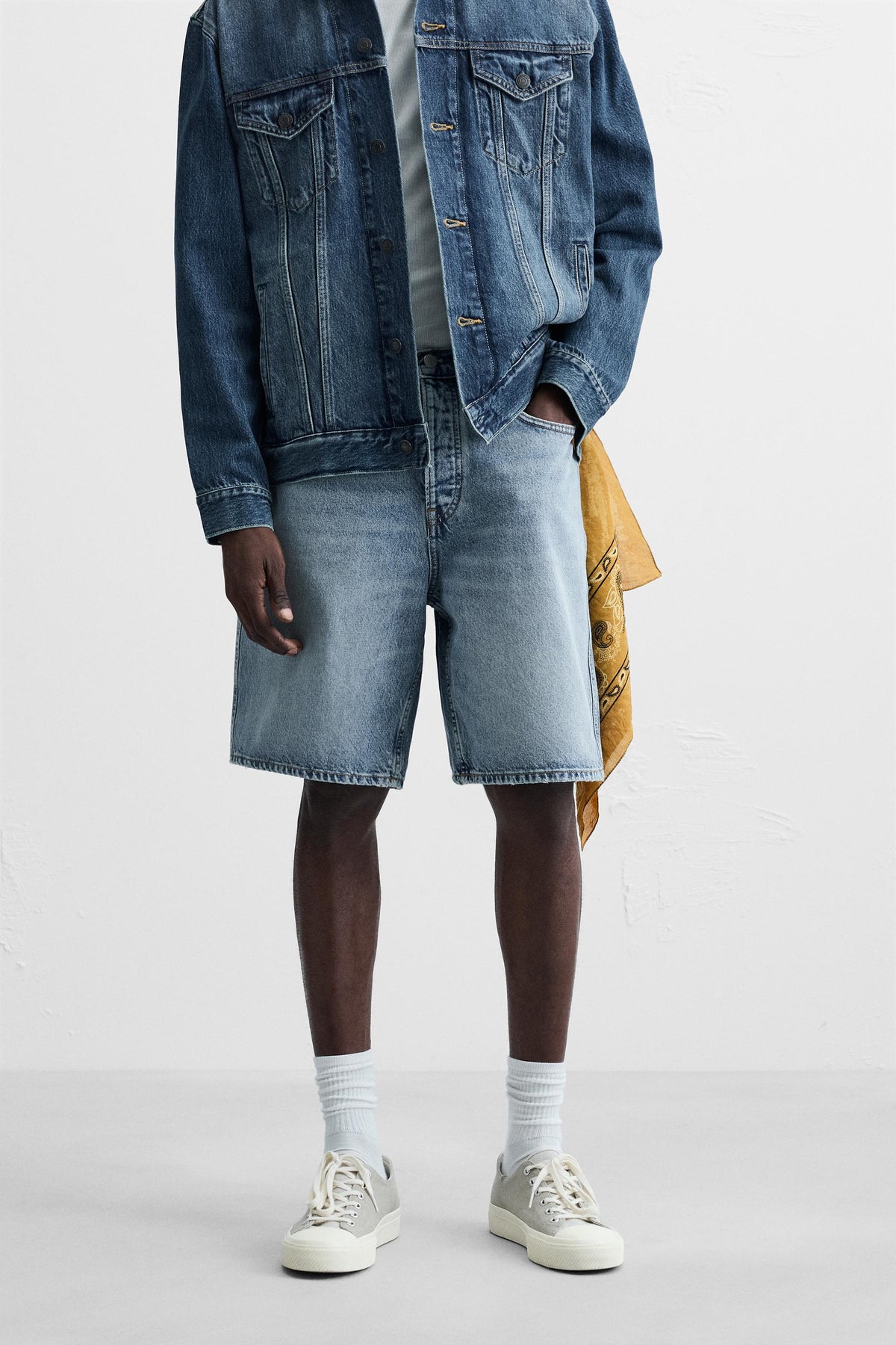 STRAIGHT-LEG DENIM BERMUDA SHORTS - Image 2