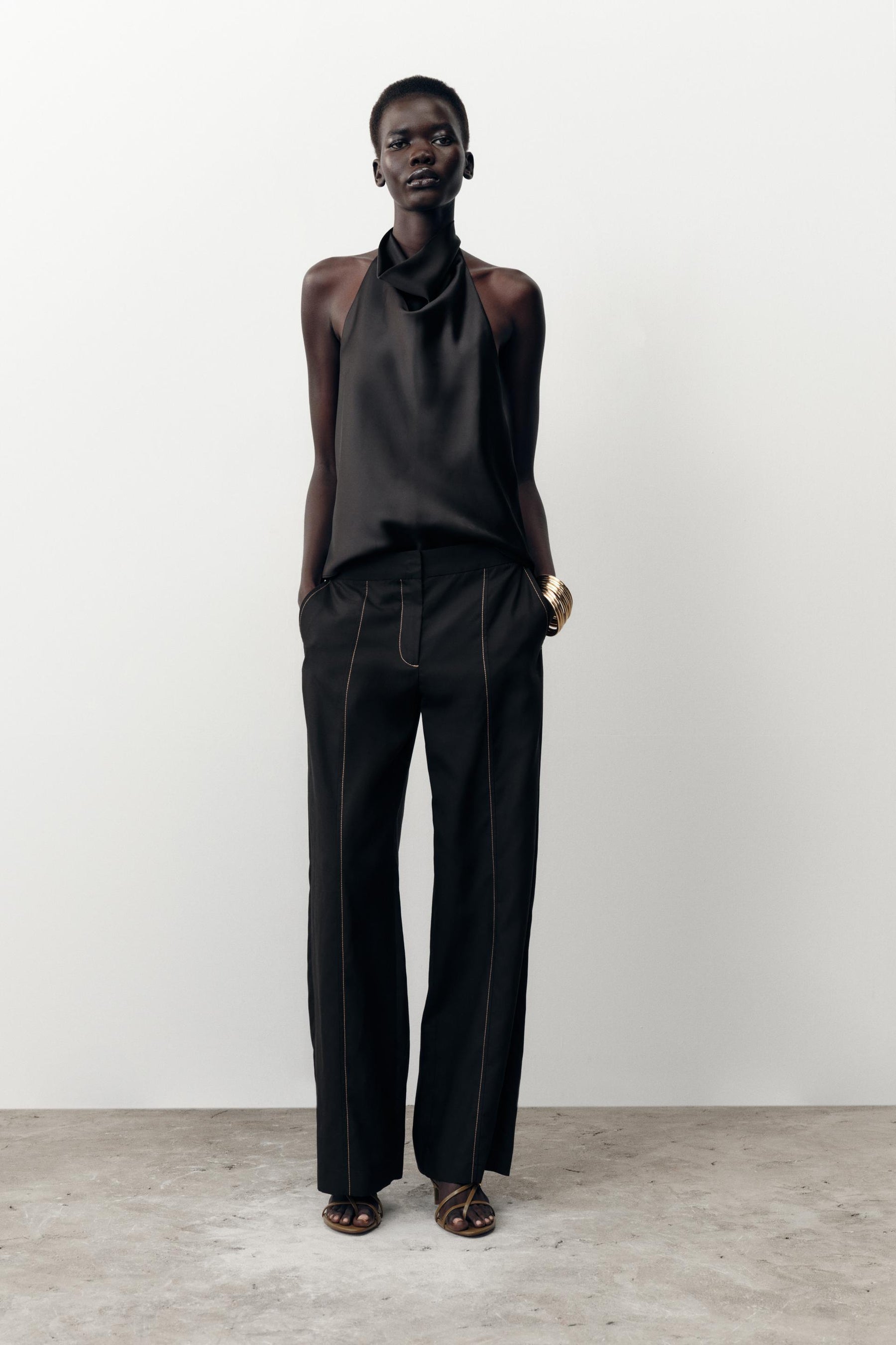 Straight-leg trousers with topstitching