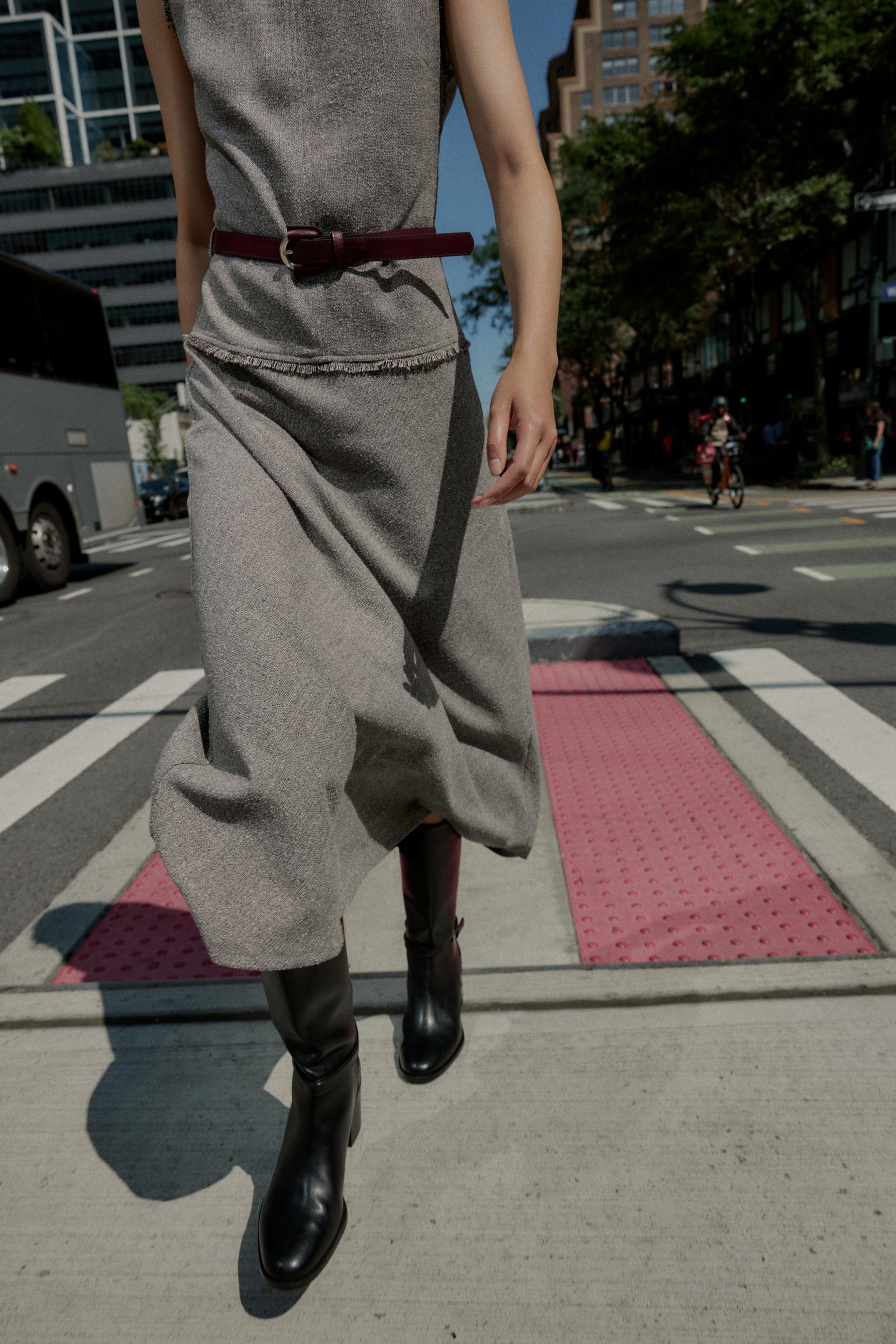 BELTED STRUCTURE MIDI DRESS - Image 4