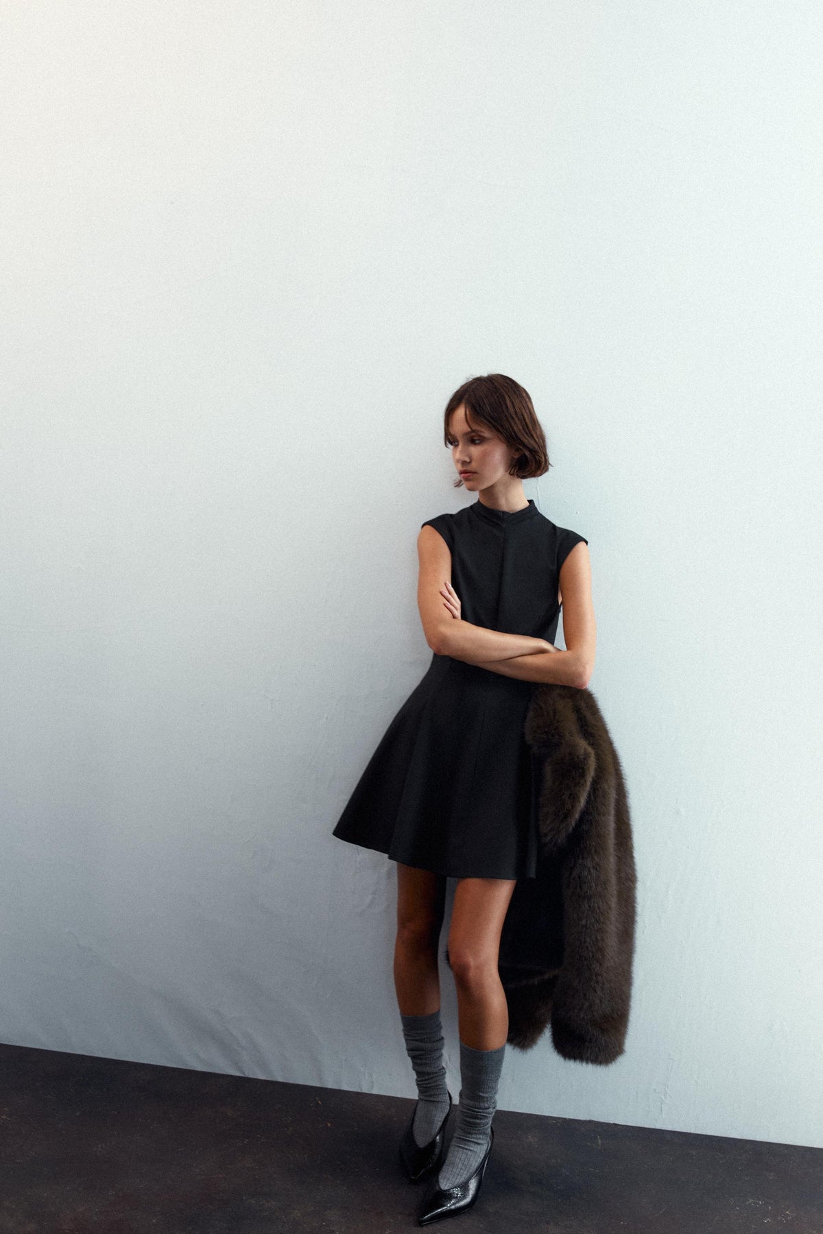 VOLUMINOUS SHORT DRESS - Image 1