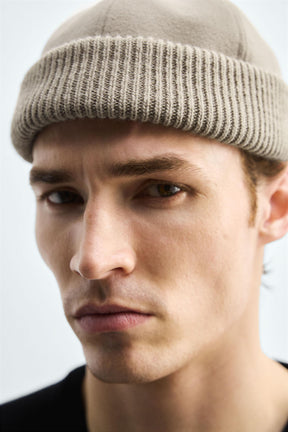 CONTRAST SHORT BEANIE - Image 3
