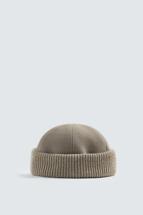 CONTRAST SHORT BEANIE - Image 4