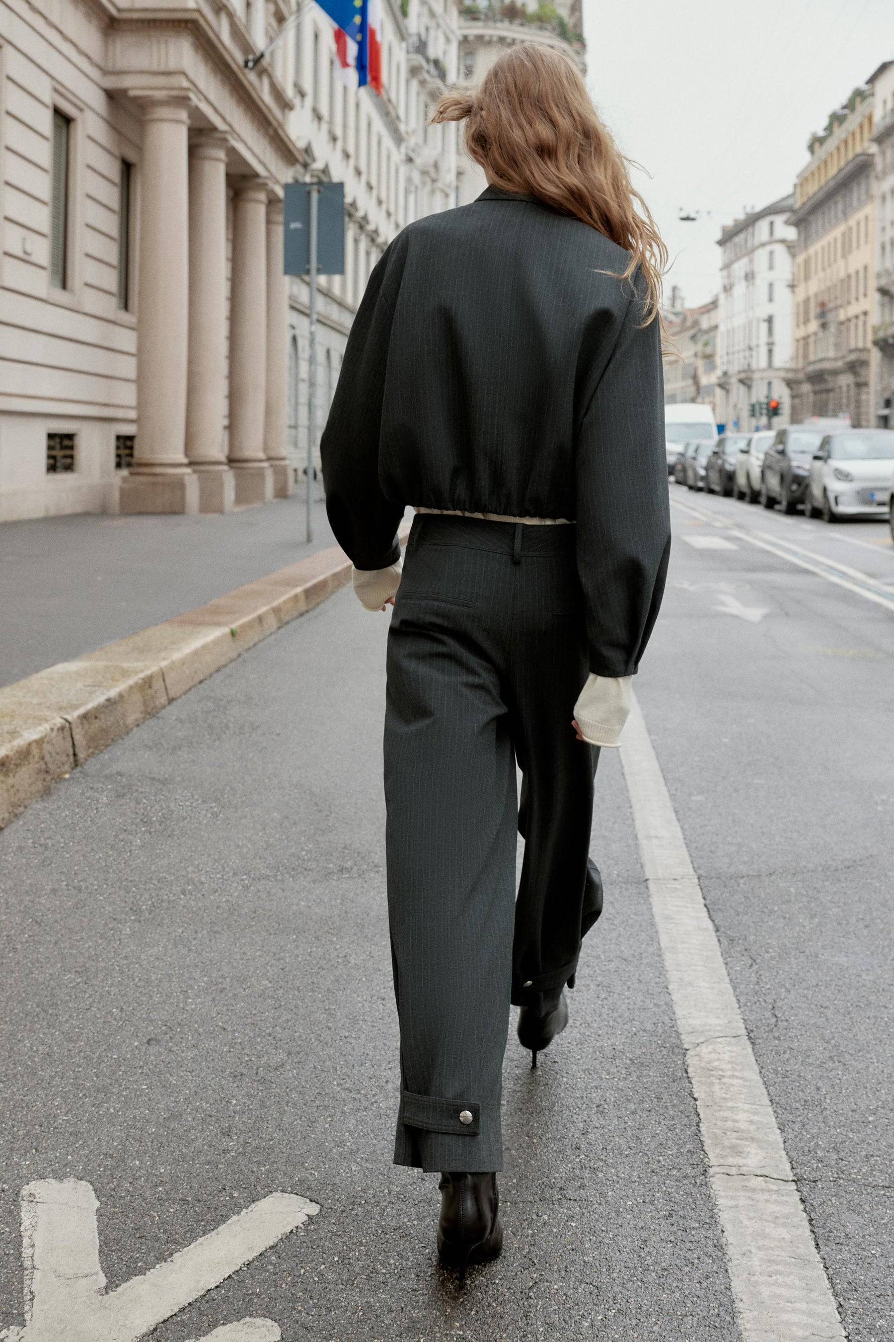 SHORT PINSTRIPE BALLOON BOMBER JACKET - Image 3