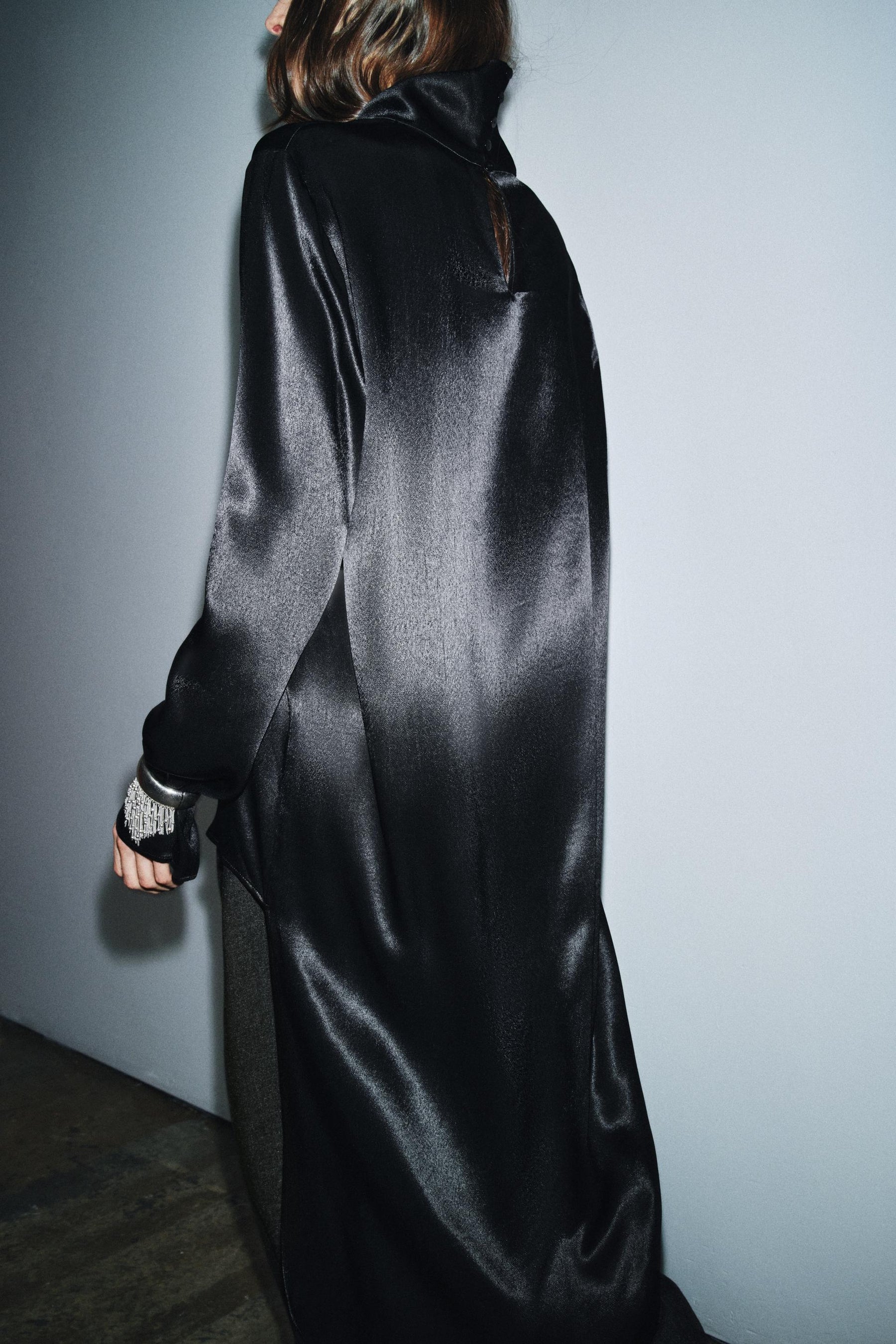 Asymmetric long blouse