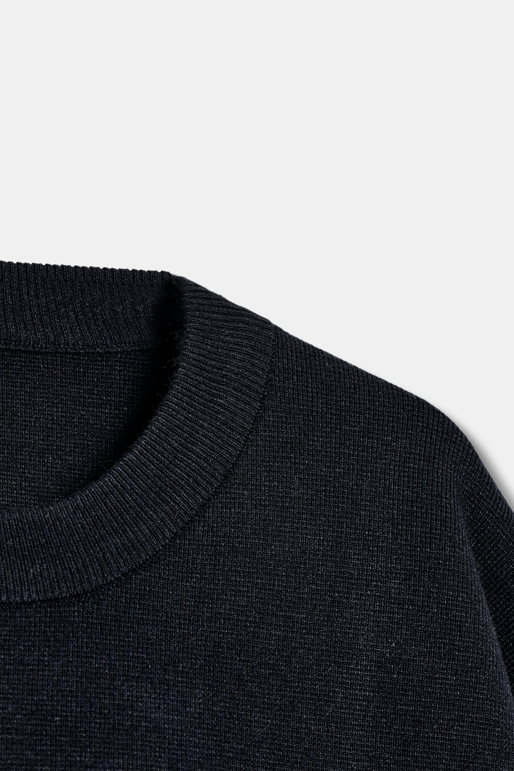 PLAIN KNIT SWEATSHIRT