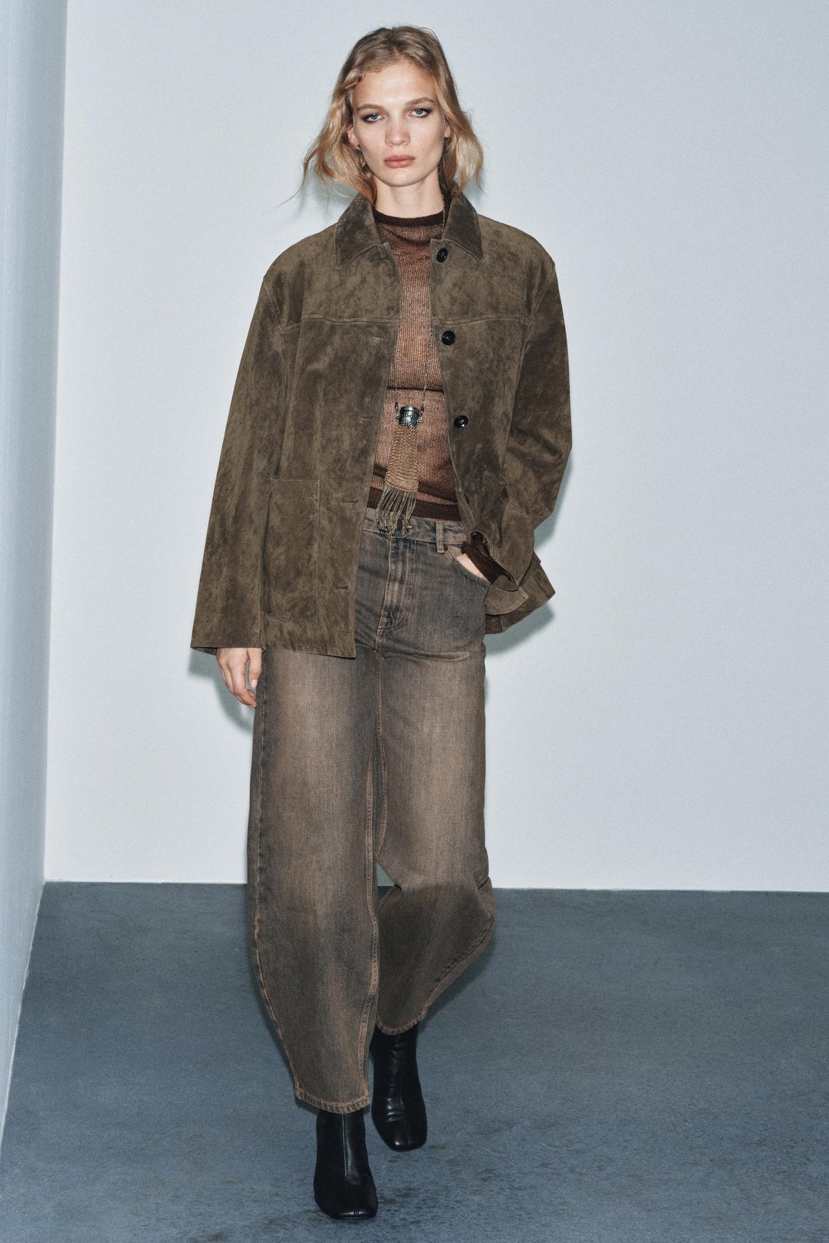 Mid-Waist Barrel Jeans