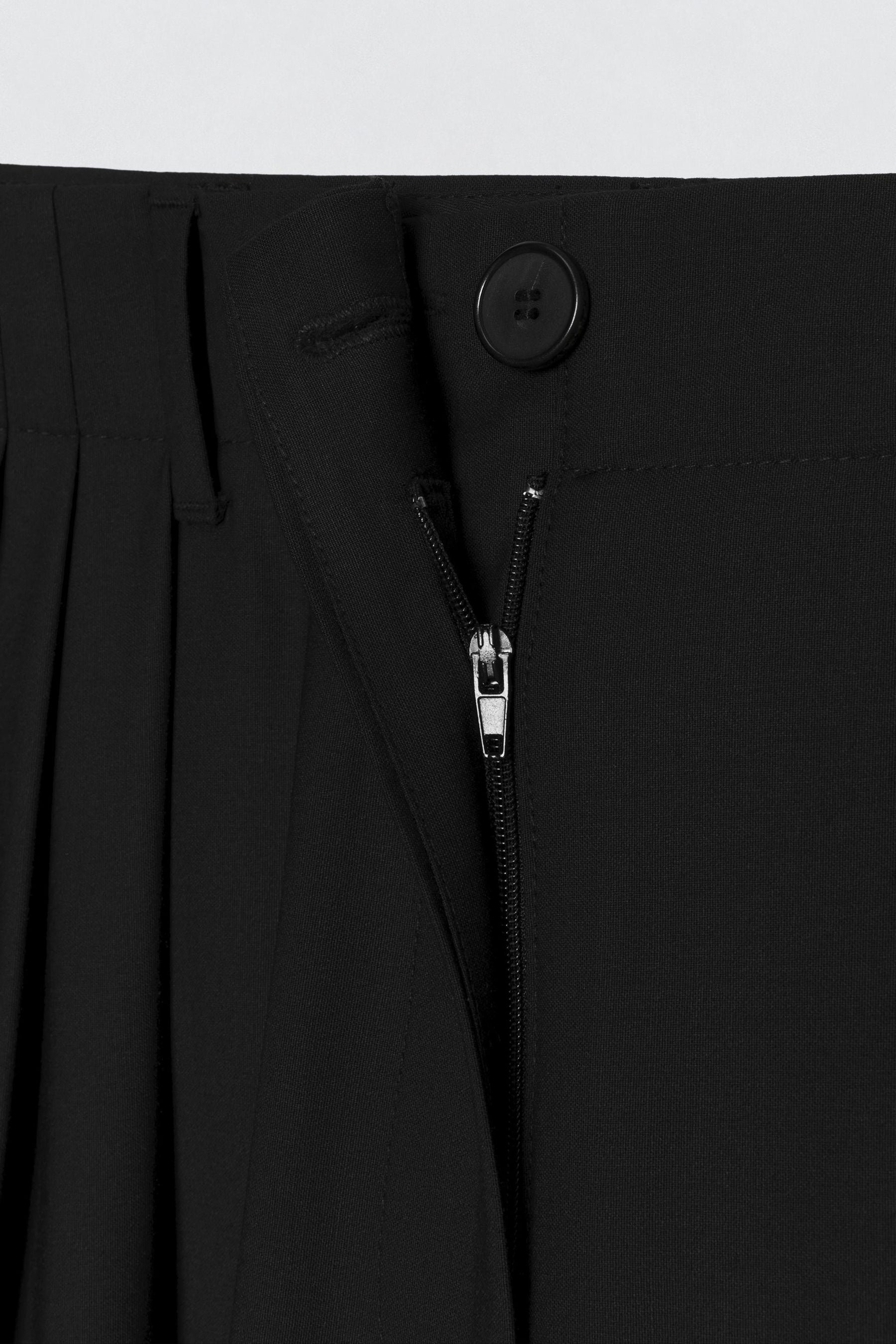 Wool Trousers with Darts