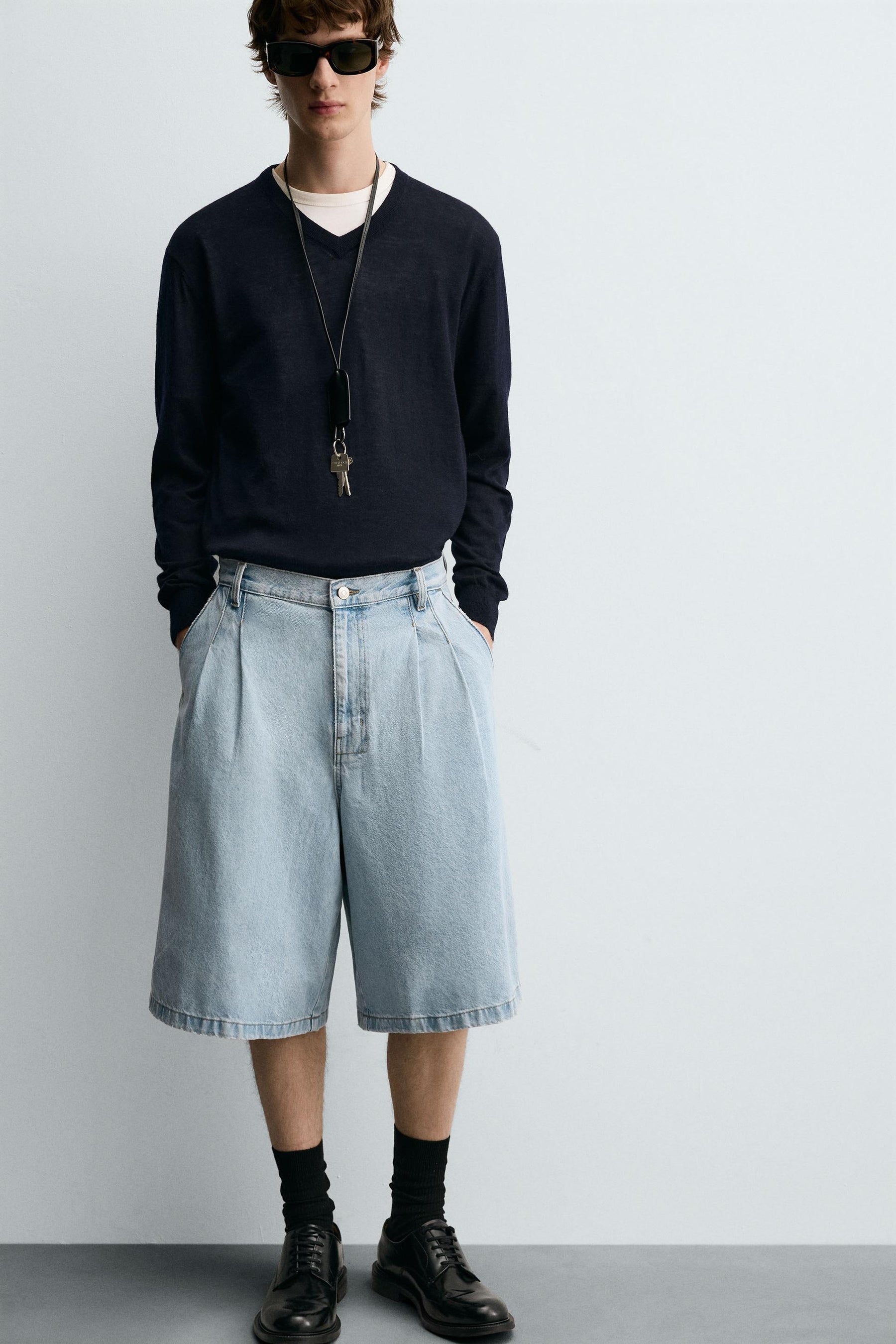 PLEATED RELAXED FIT DENIM BERMUDA SHORTS - Image 5