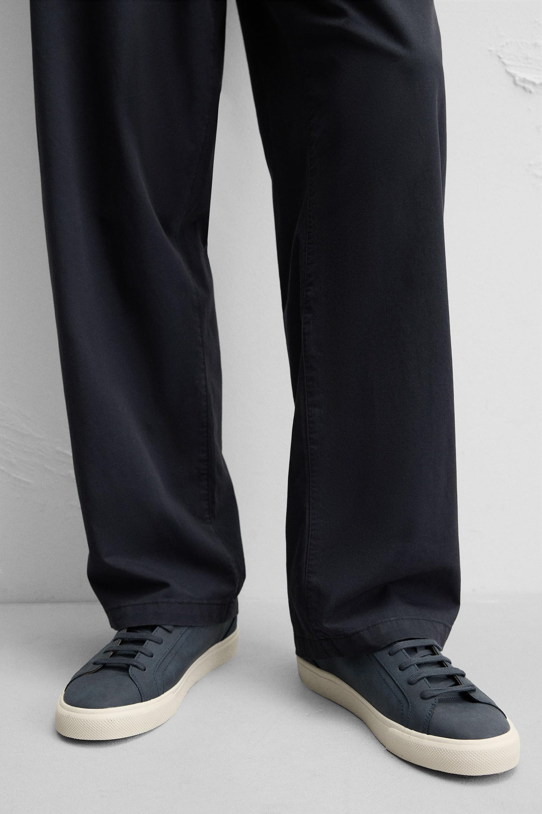 BASIC TRAINERS - Image 3