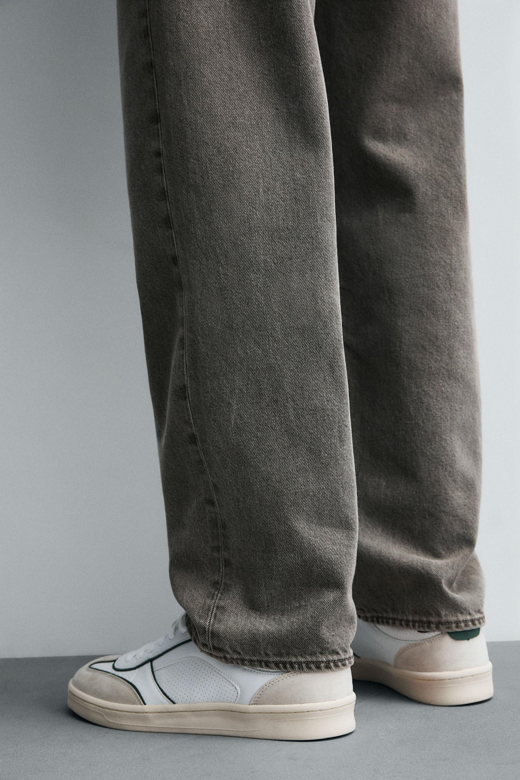 TRAINERS WITH CONTRAST SOLE - Image 4