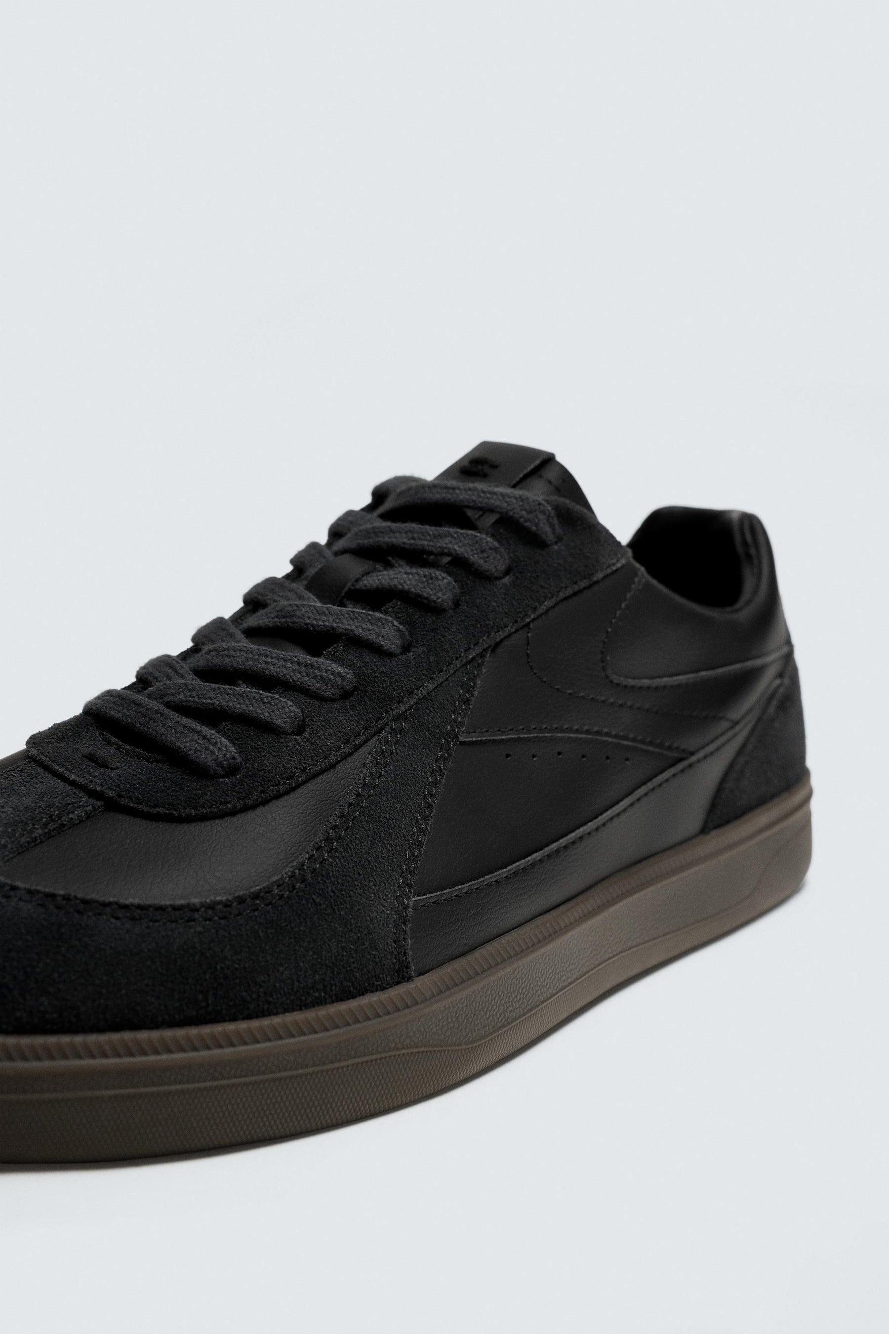 TRAINERS WITH CONTRAST SOLE - Image 6