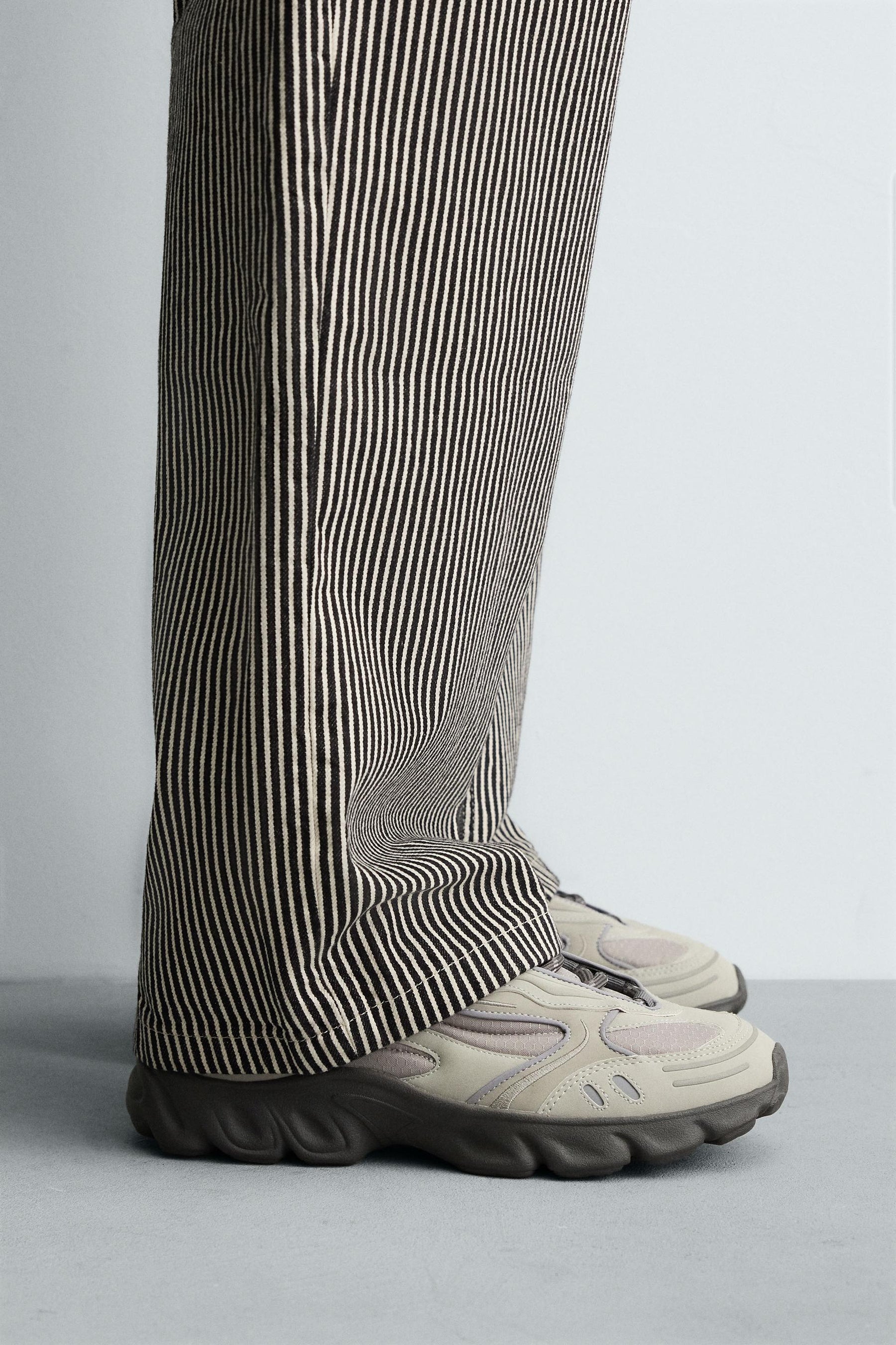 CHUNKY SOLE SNEAKERS - Image 1